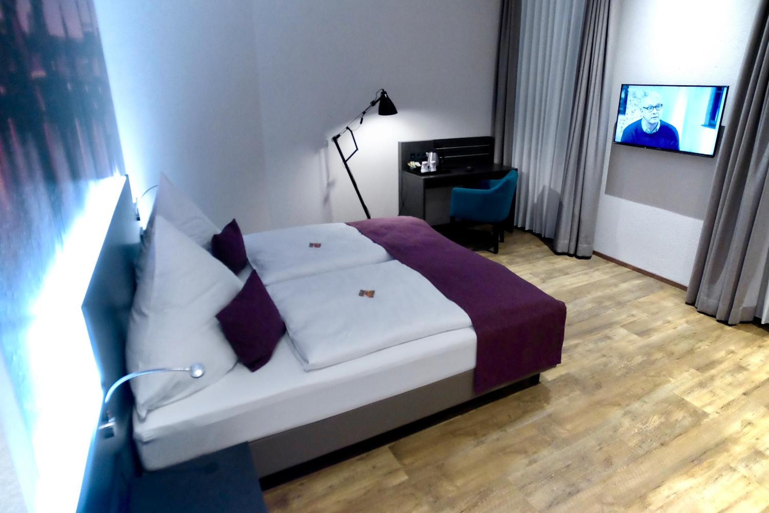 Bahnhof-Erzingen, hotel, café & mere, Billede 2