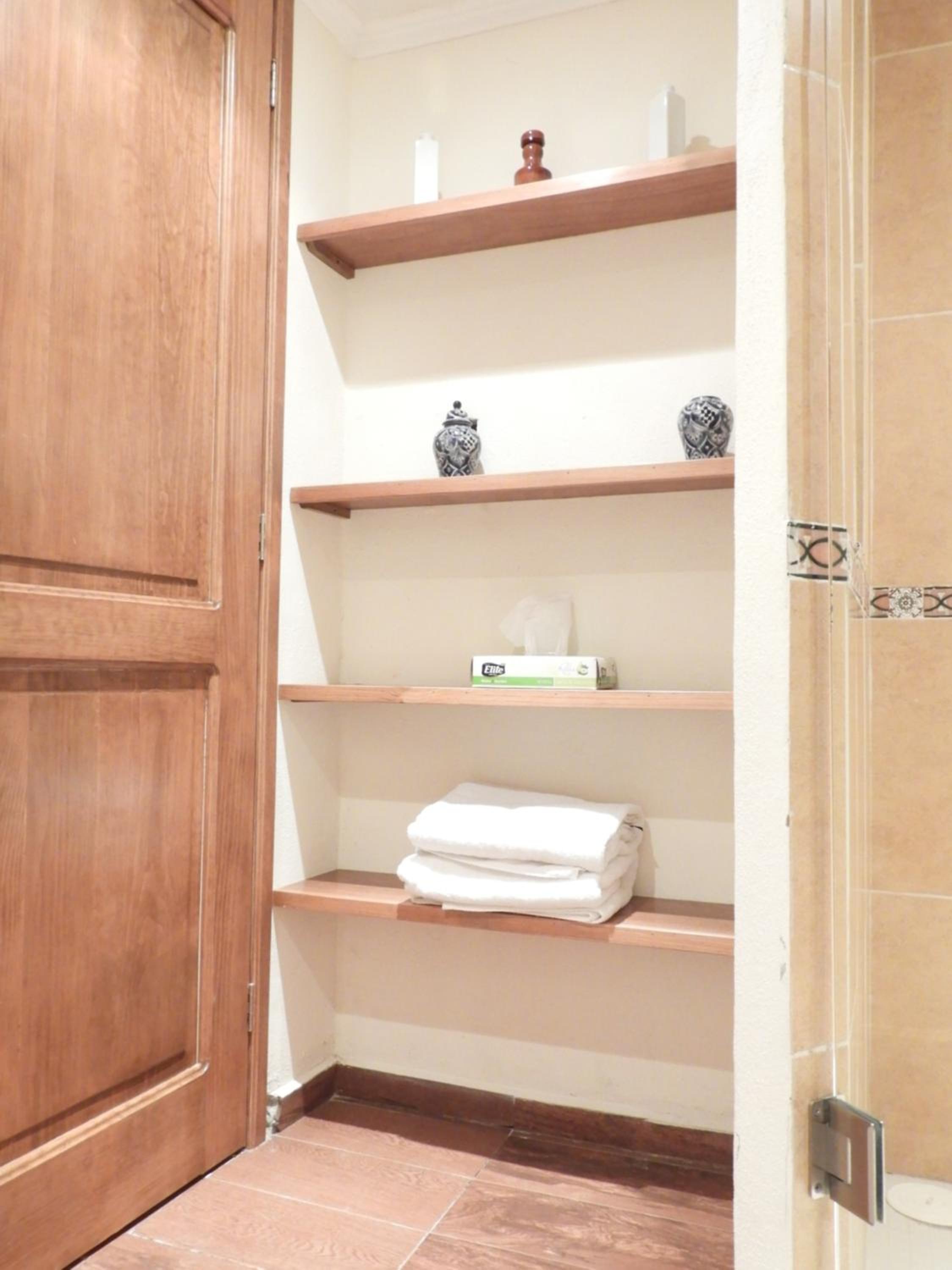 Studio Apartment - Photo 4