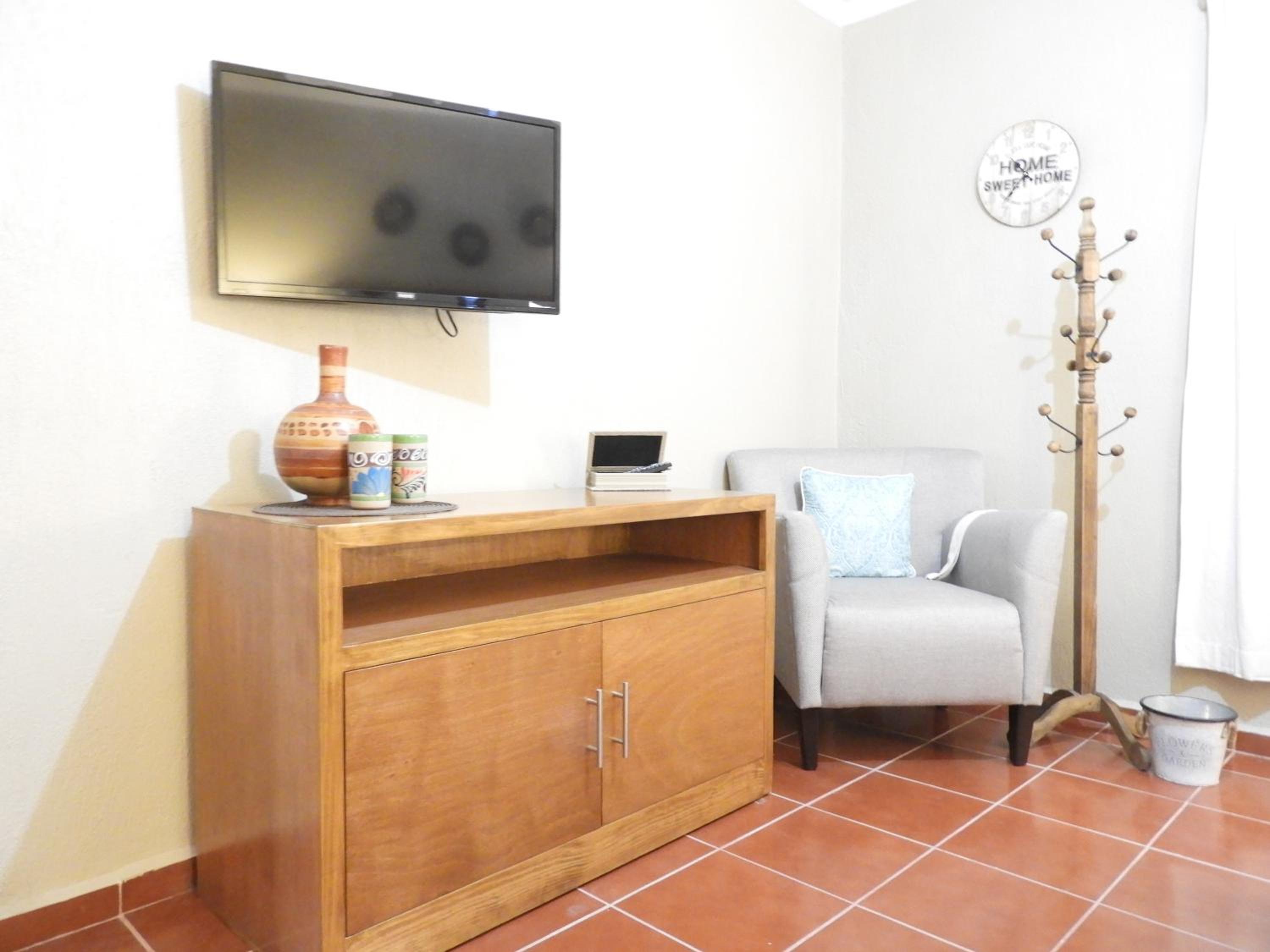 Studio Apartment - Photo 13