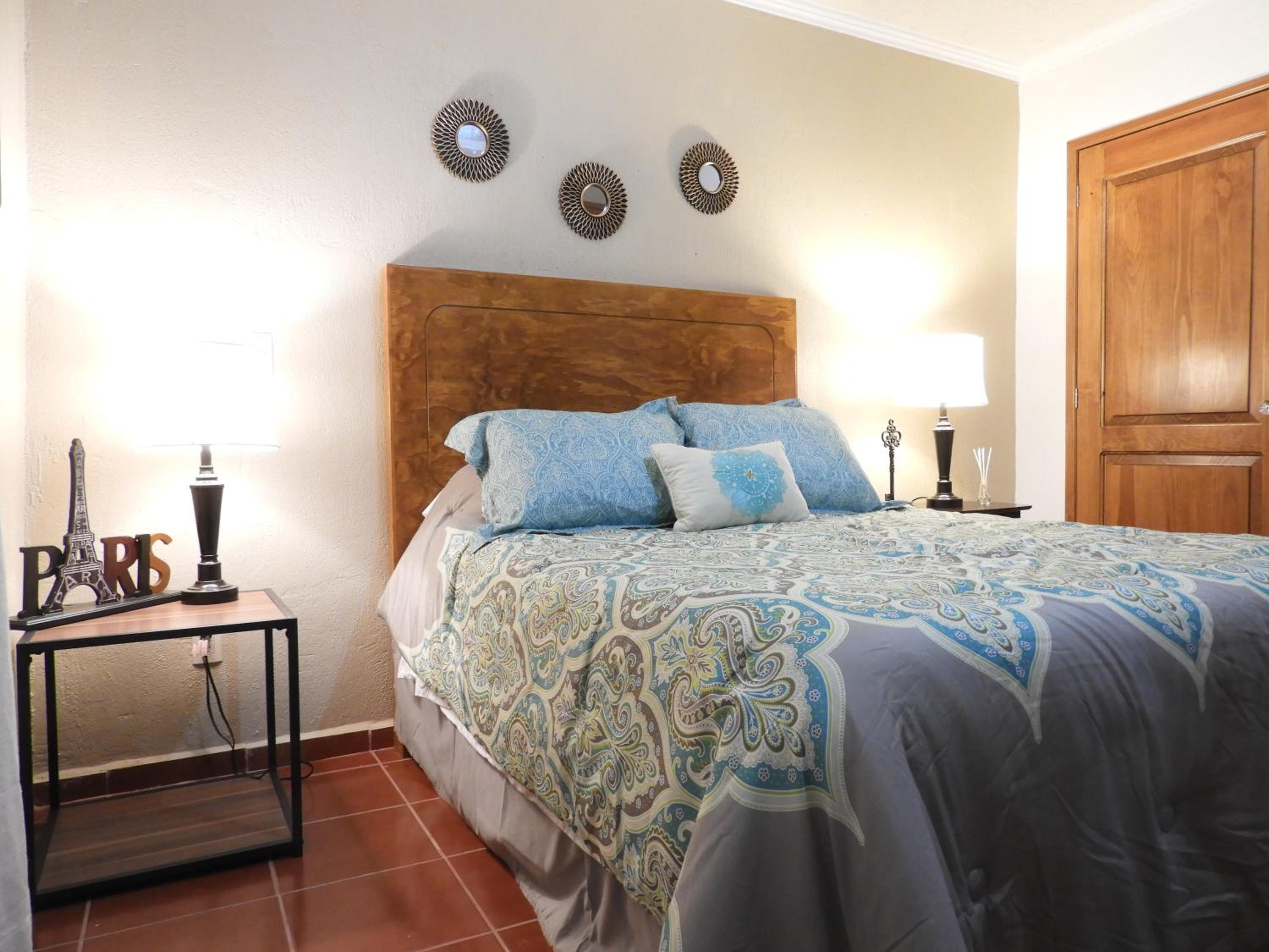 Studio Apartment - Photo 1