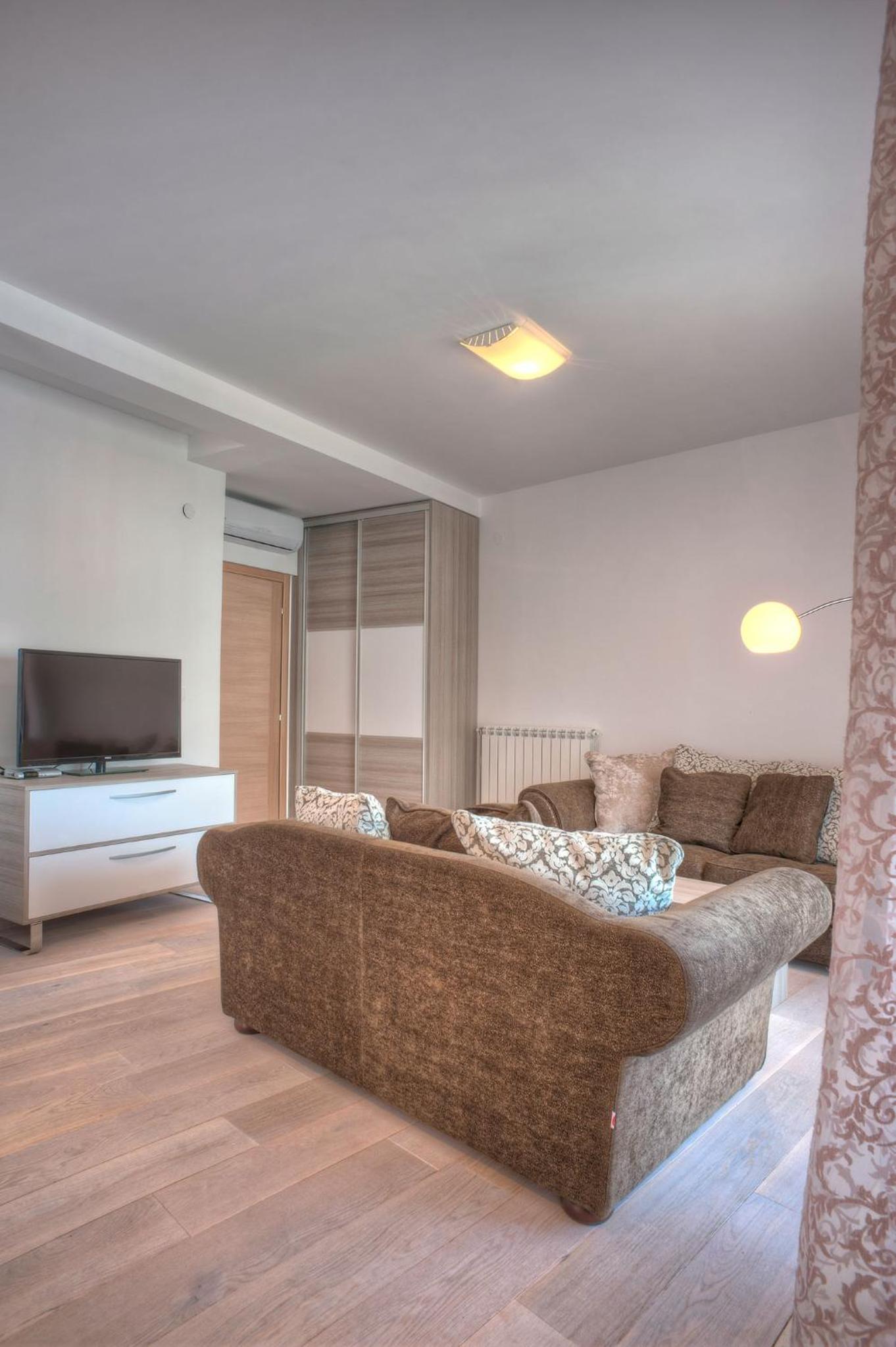 Two-Bedroom Apartment with Terrace and Sea View photo 2