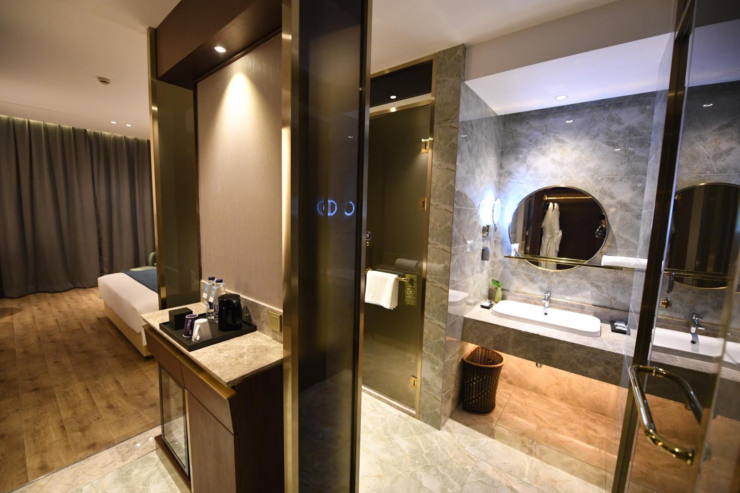 Superior King Room photo 3