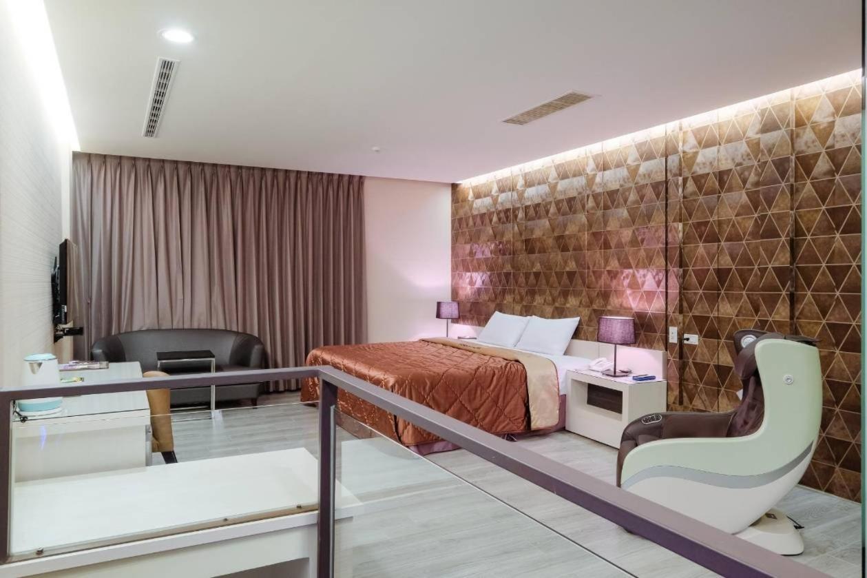 Large Double Room