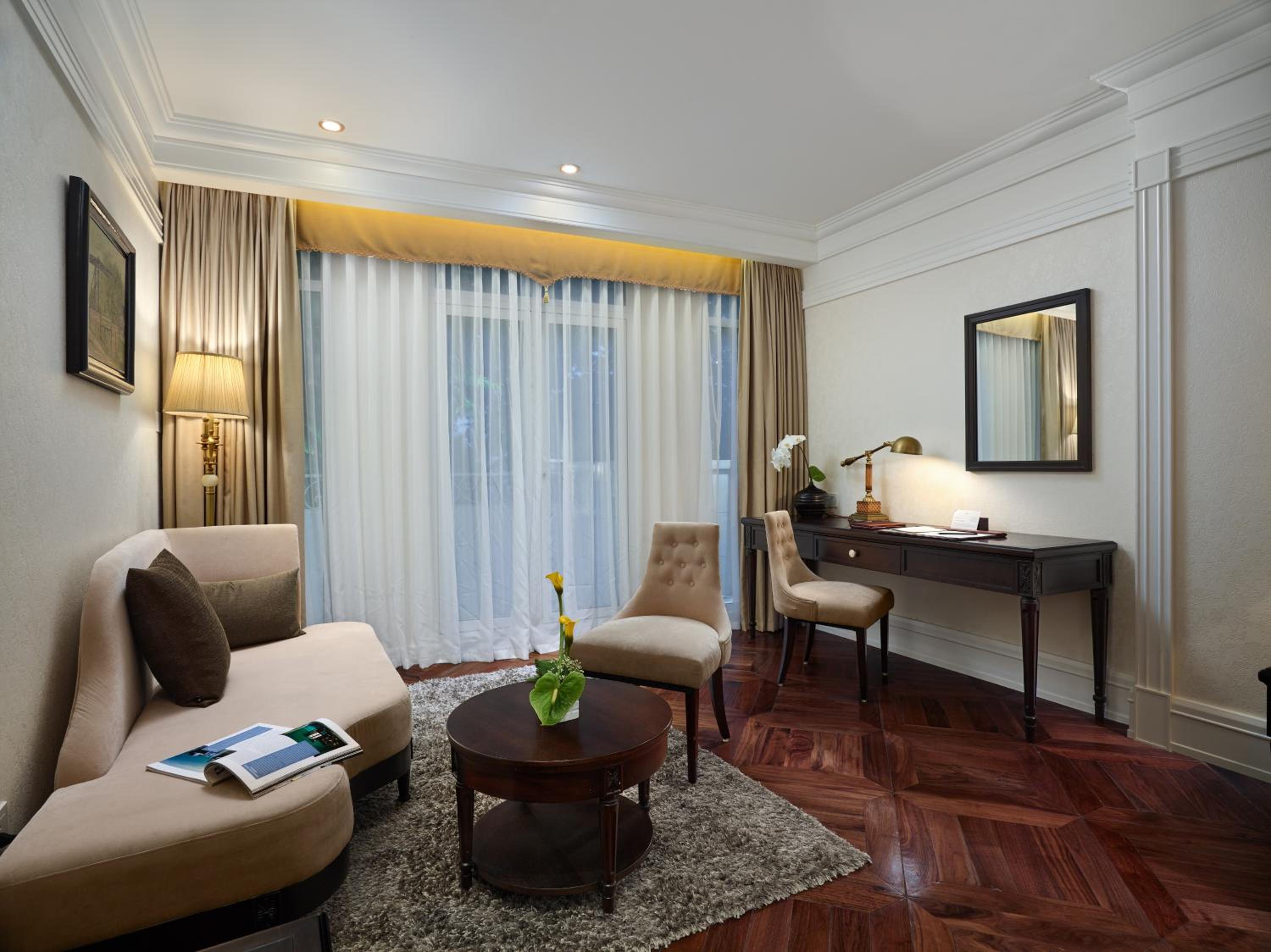 Grand Executive Room - Free Cocktails photo 2