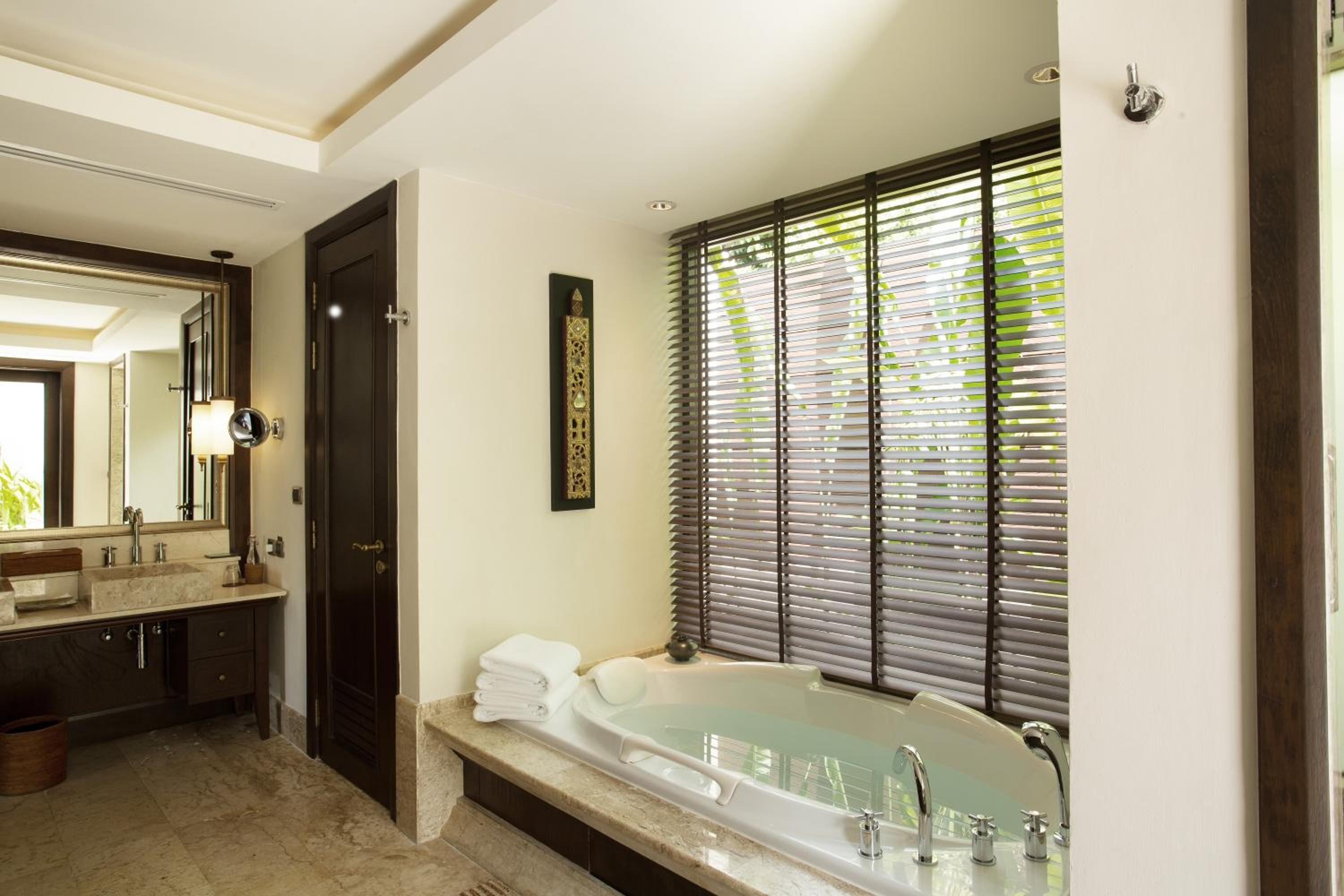 Ocean Front Pool Villa - Photo 9