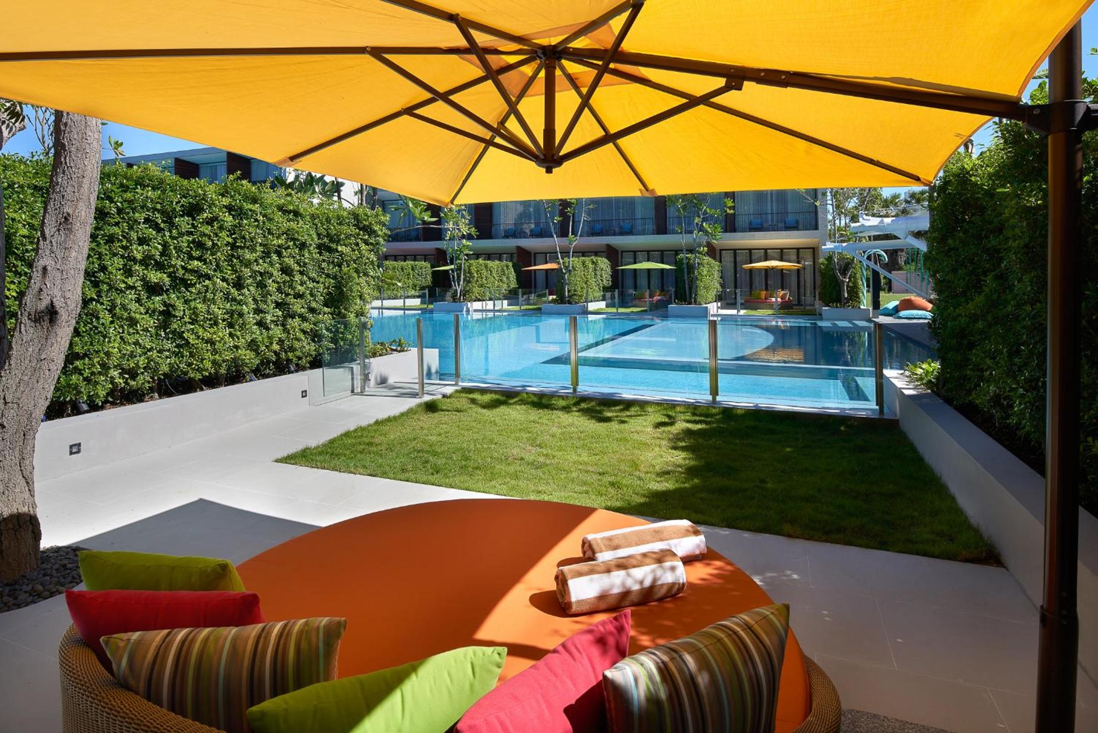 So Comfy King or Twin Room with Pool Access photo 2