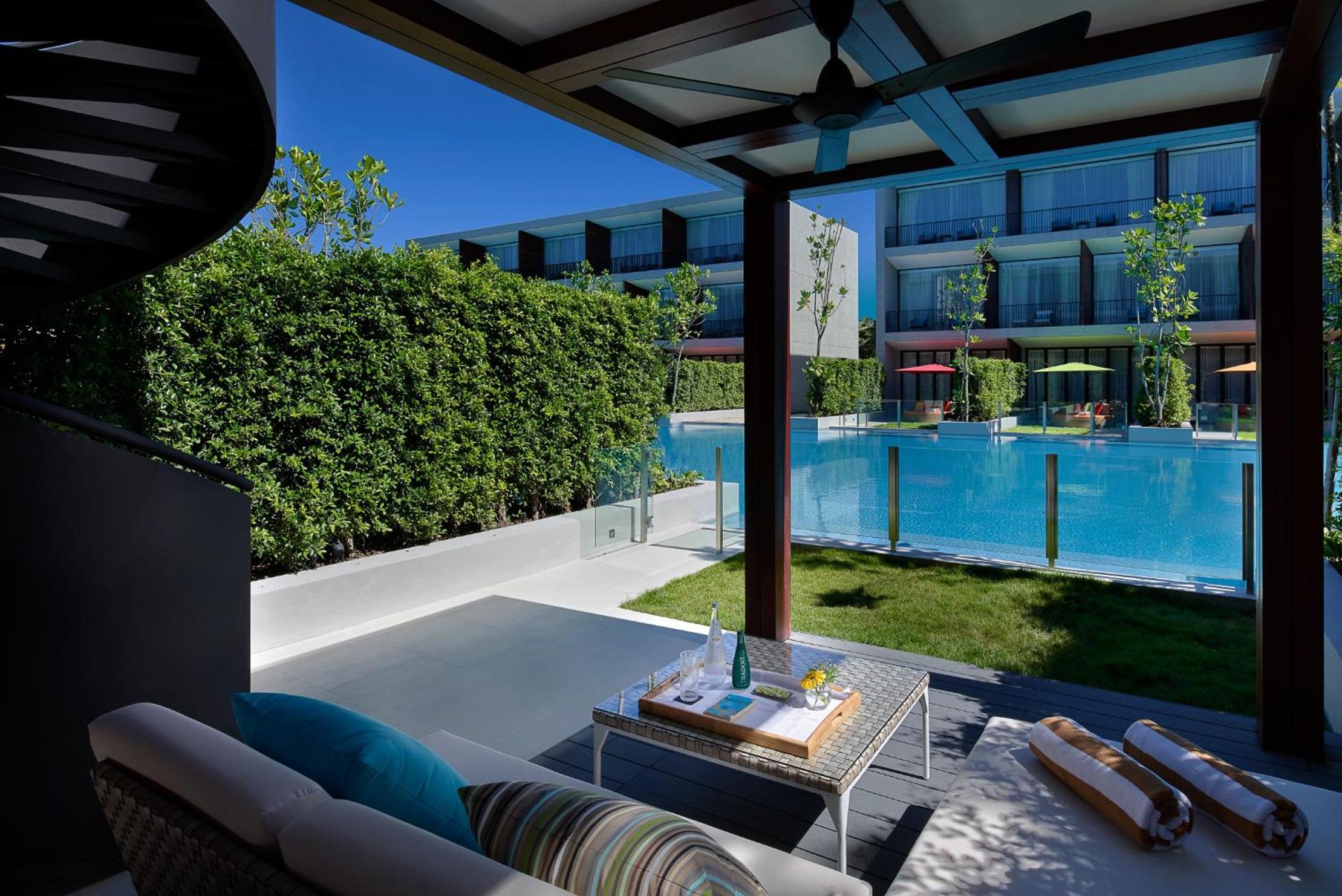 So Comfy King or Twin Room with Pool Access photo 3