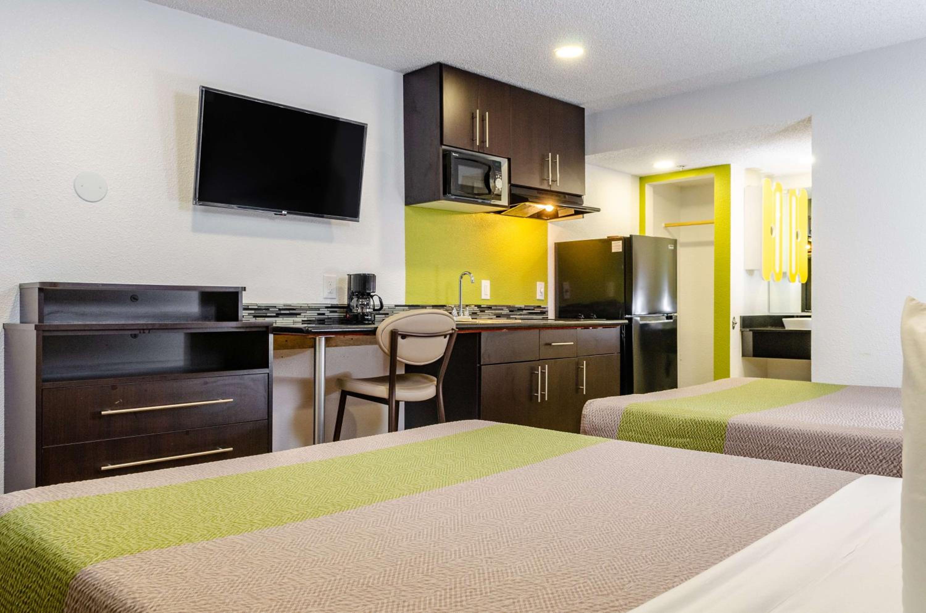 Queen Room with Two Queen Beds - Disability Access - Roll In Shower photo 2
