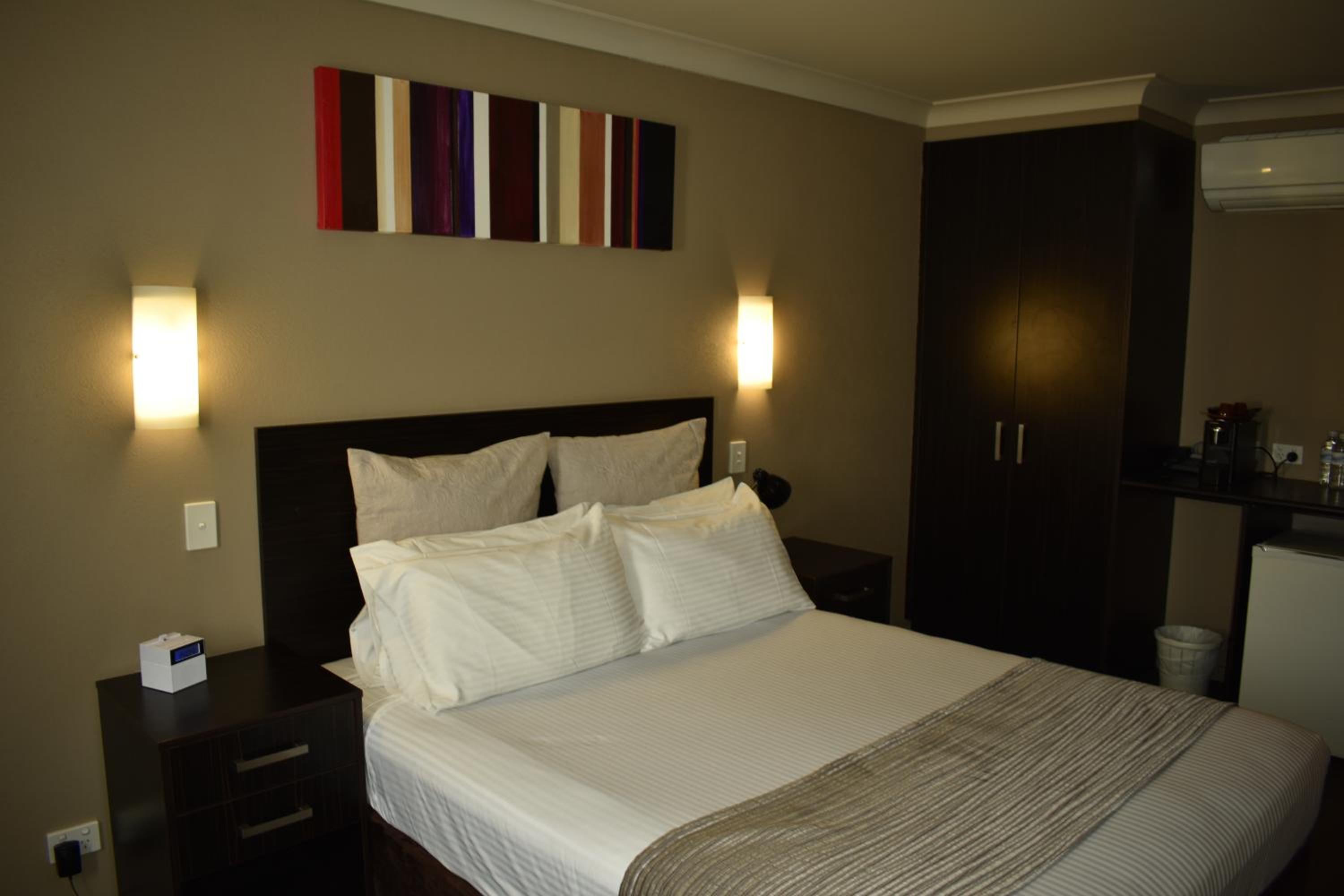Queen Room photo 3