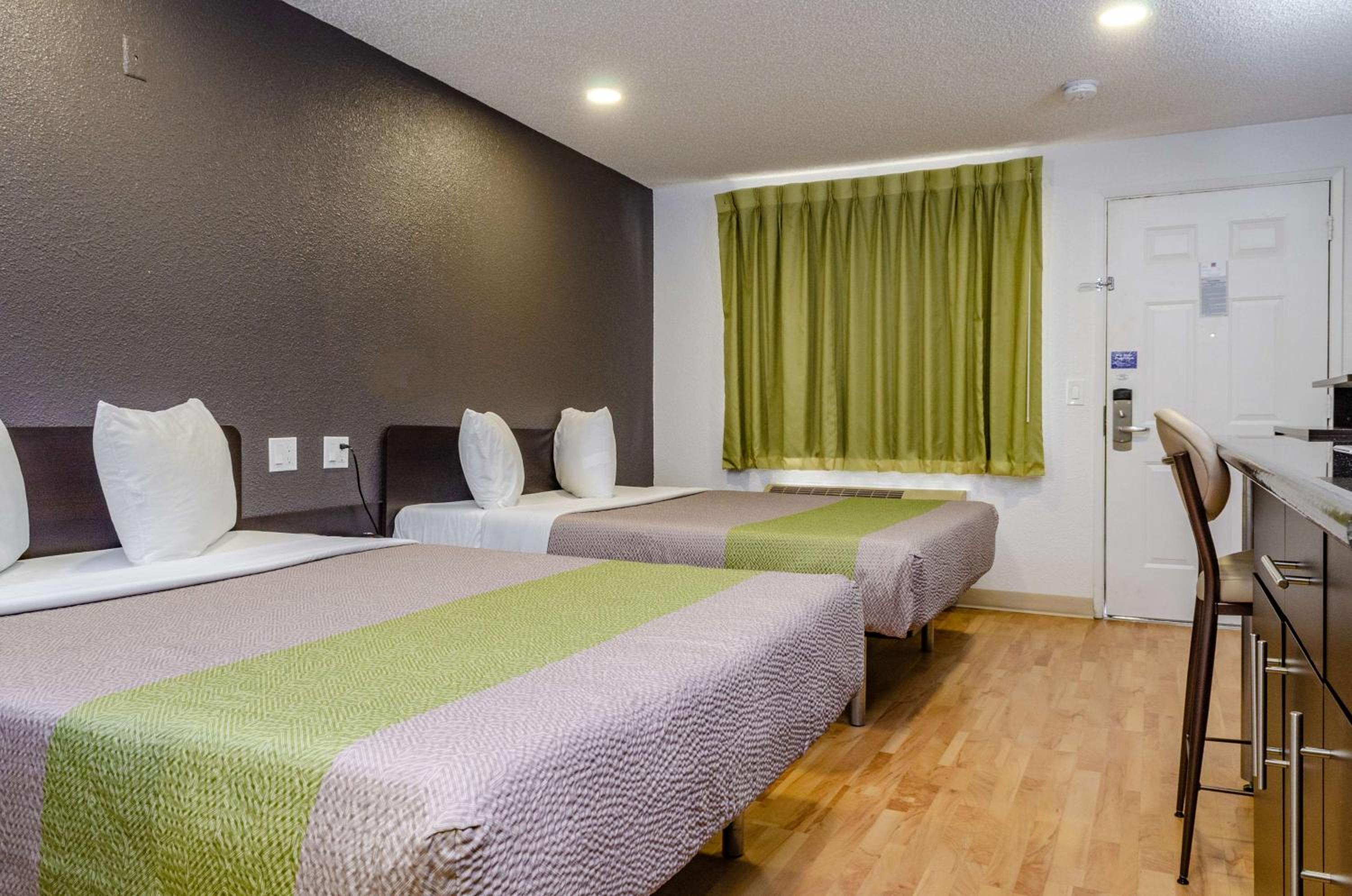 Queen Room with Two Queen Beds - Disability Access - Roll In Shower photo 3