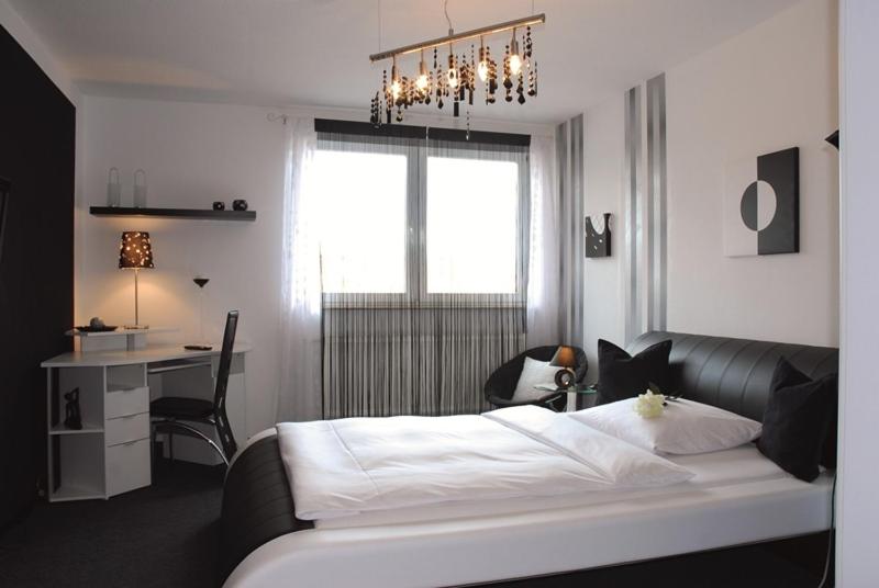 Theme Double Room - Photo 13