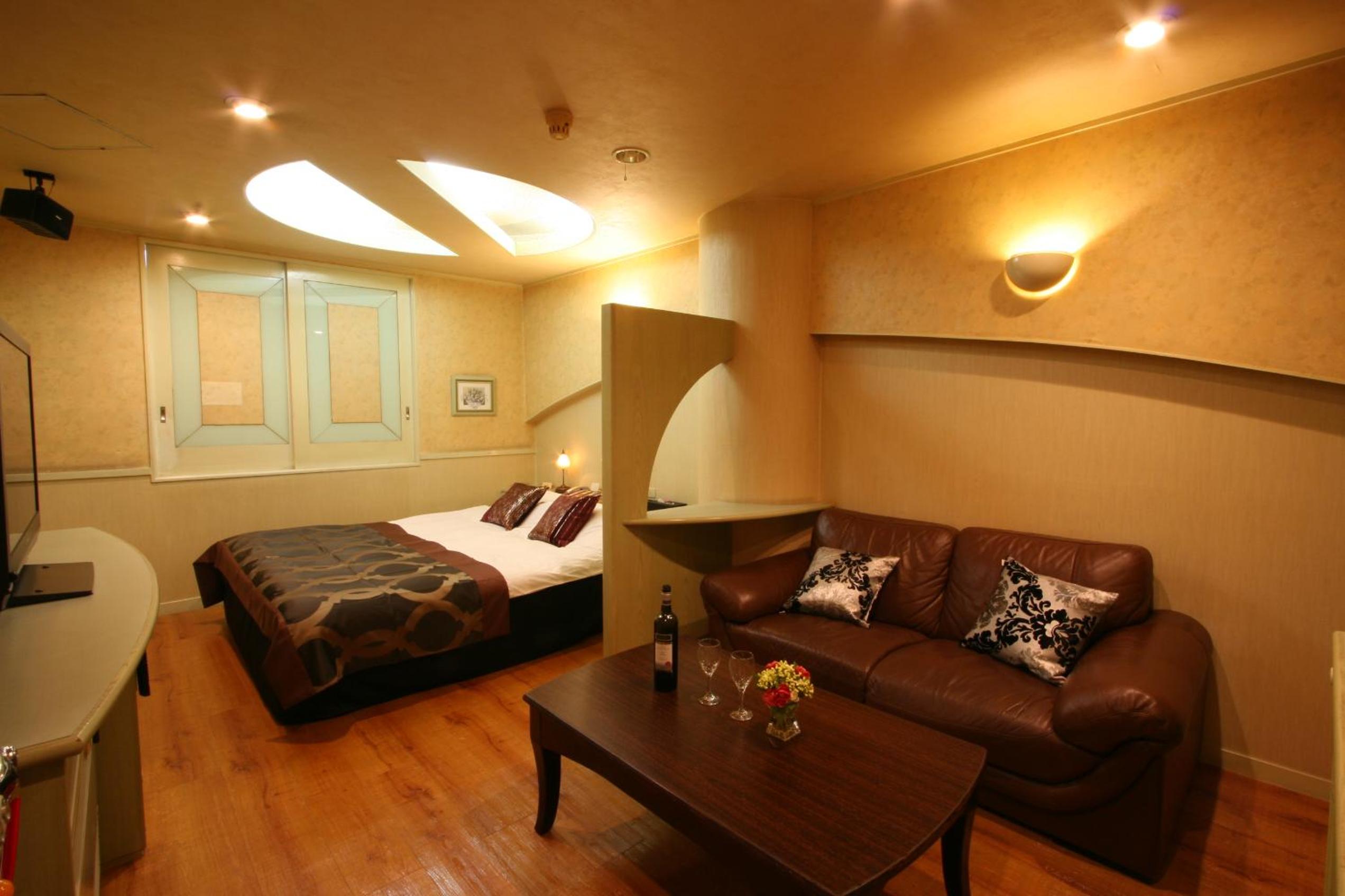 Double Room - Photo 13