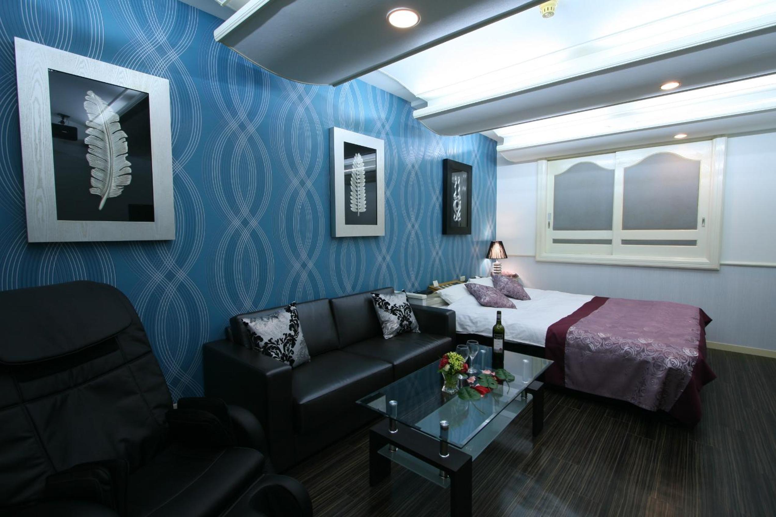 Double Room - Photo 11