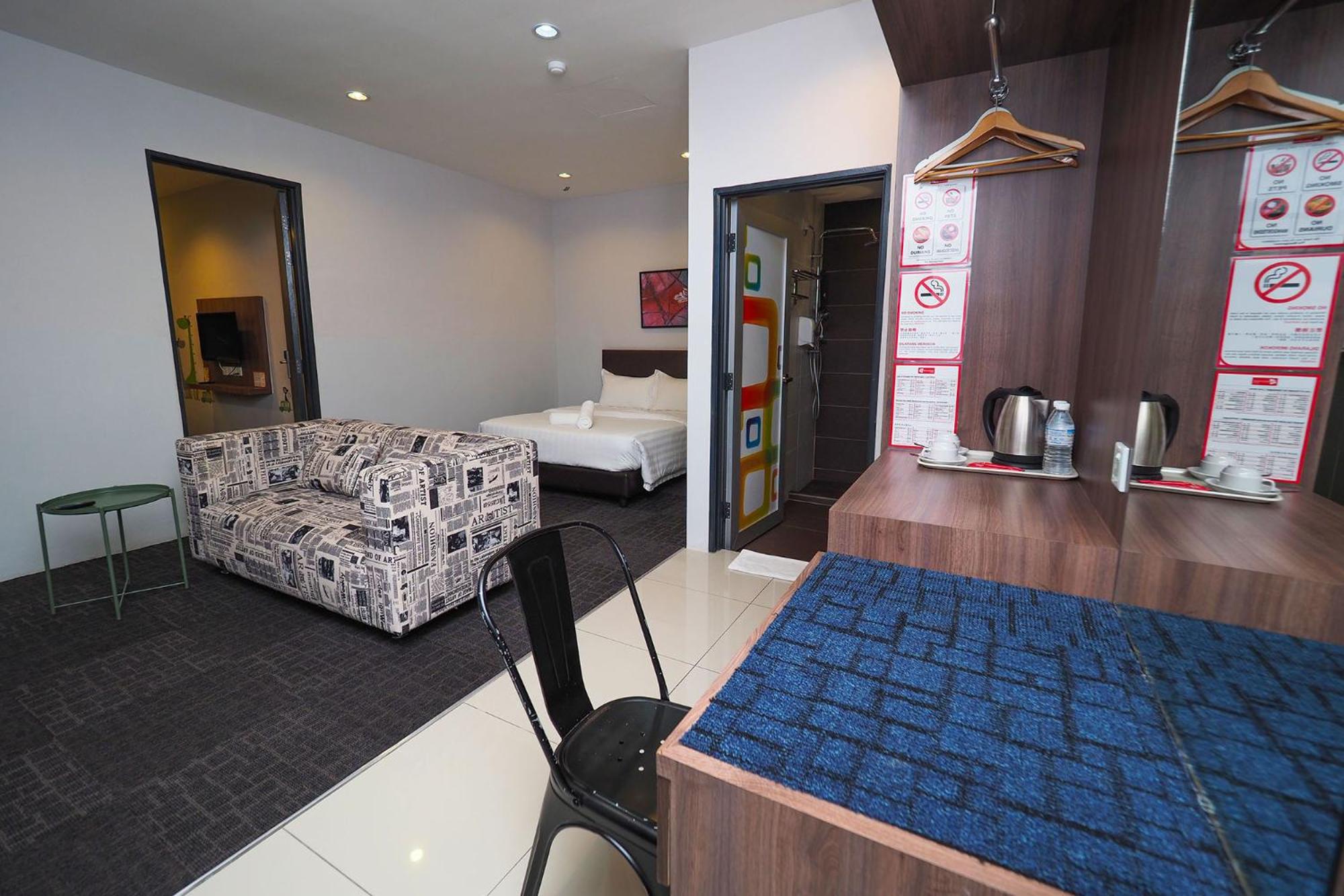 Deluxe Family Suite photo 3