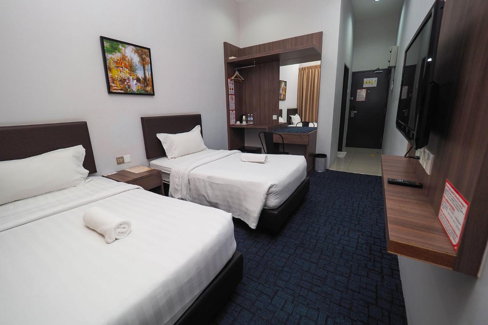 Premier Twin Room photo 2