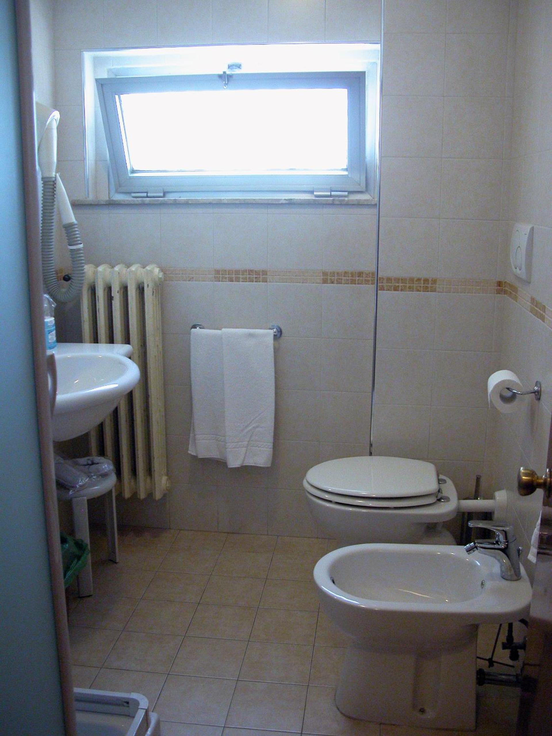 Double or Twin Room photo 3