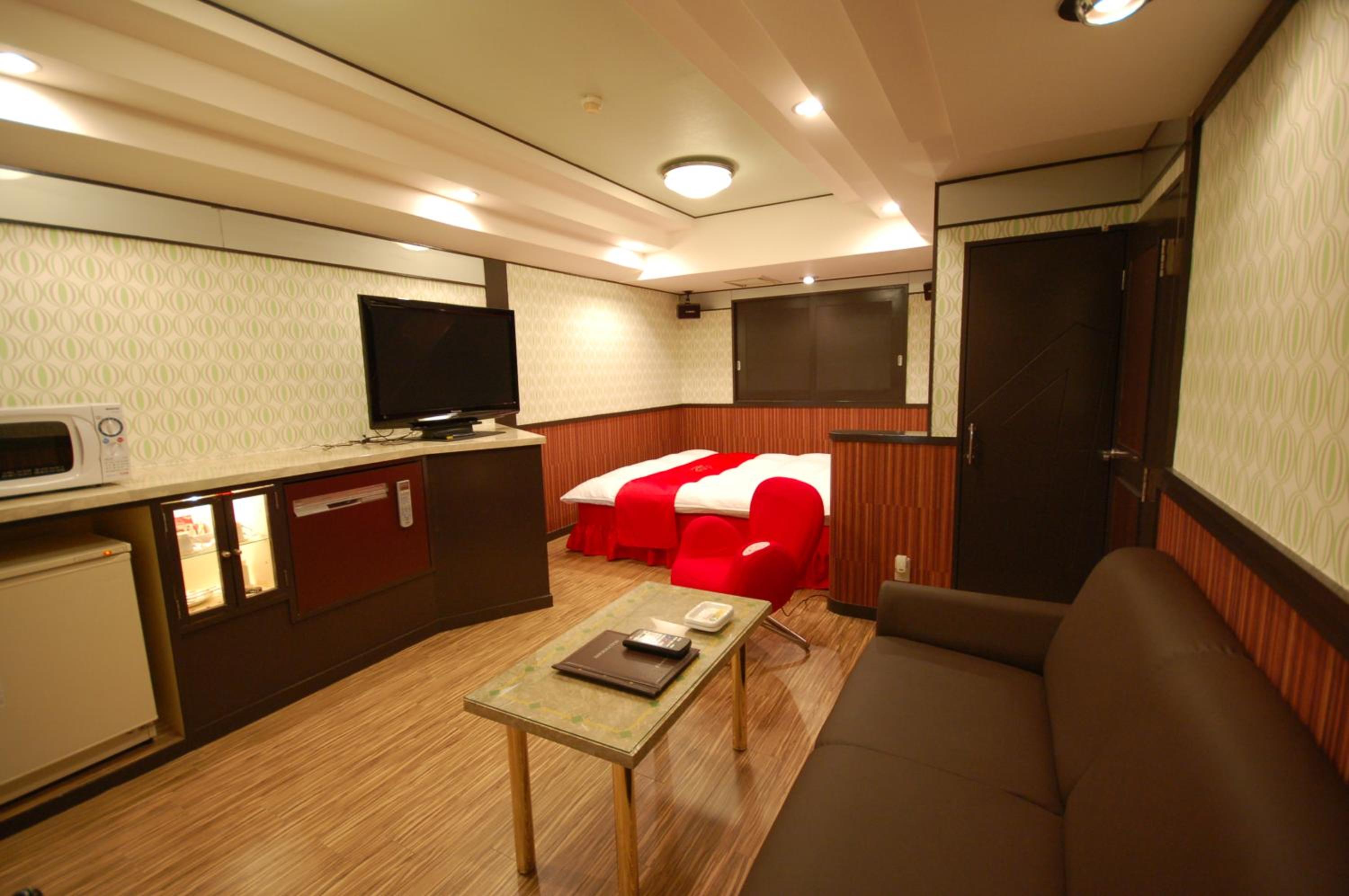 Double Room - Photo 12