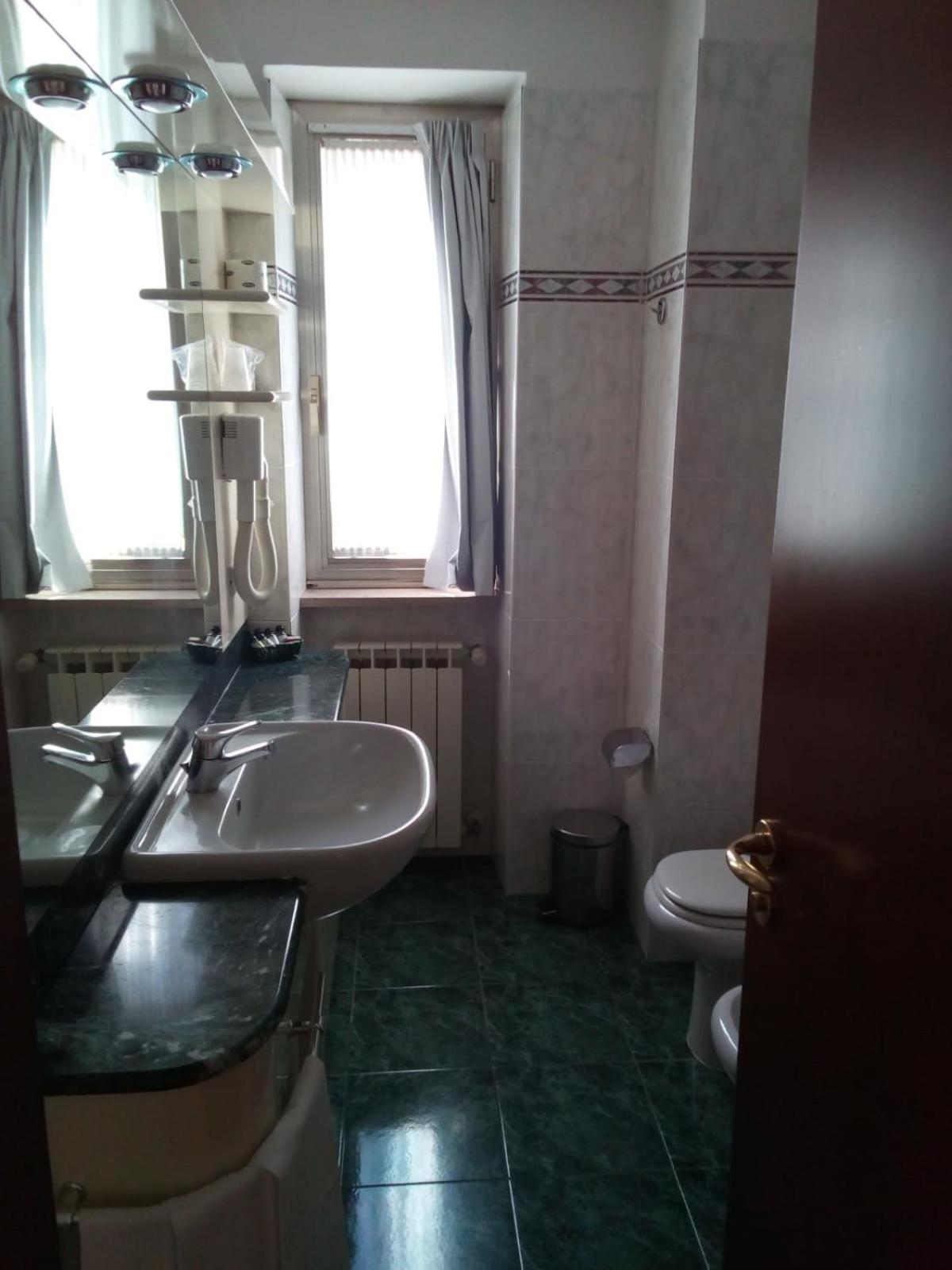 Double or Twin Room - Photo 2