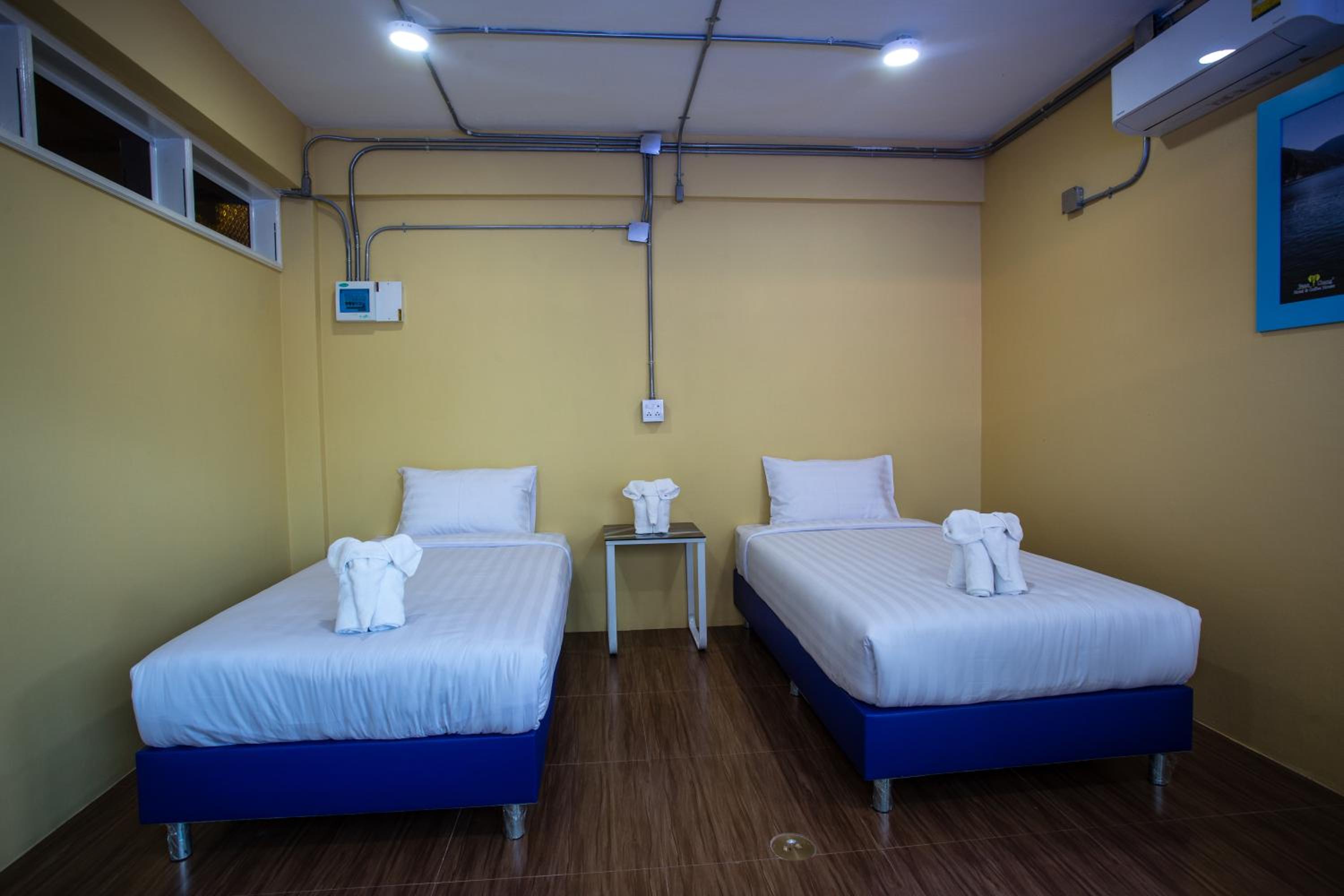 Twin Room - Photo 7
