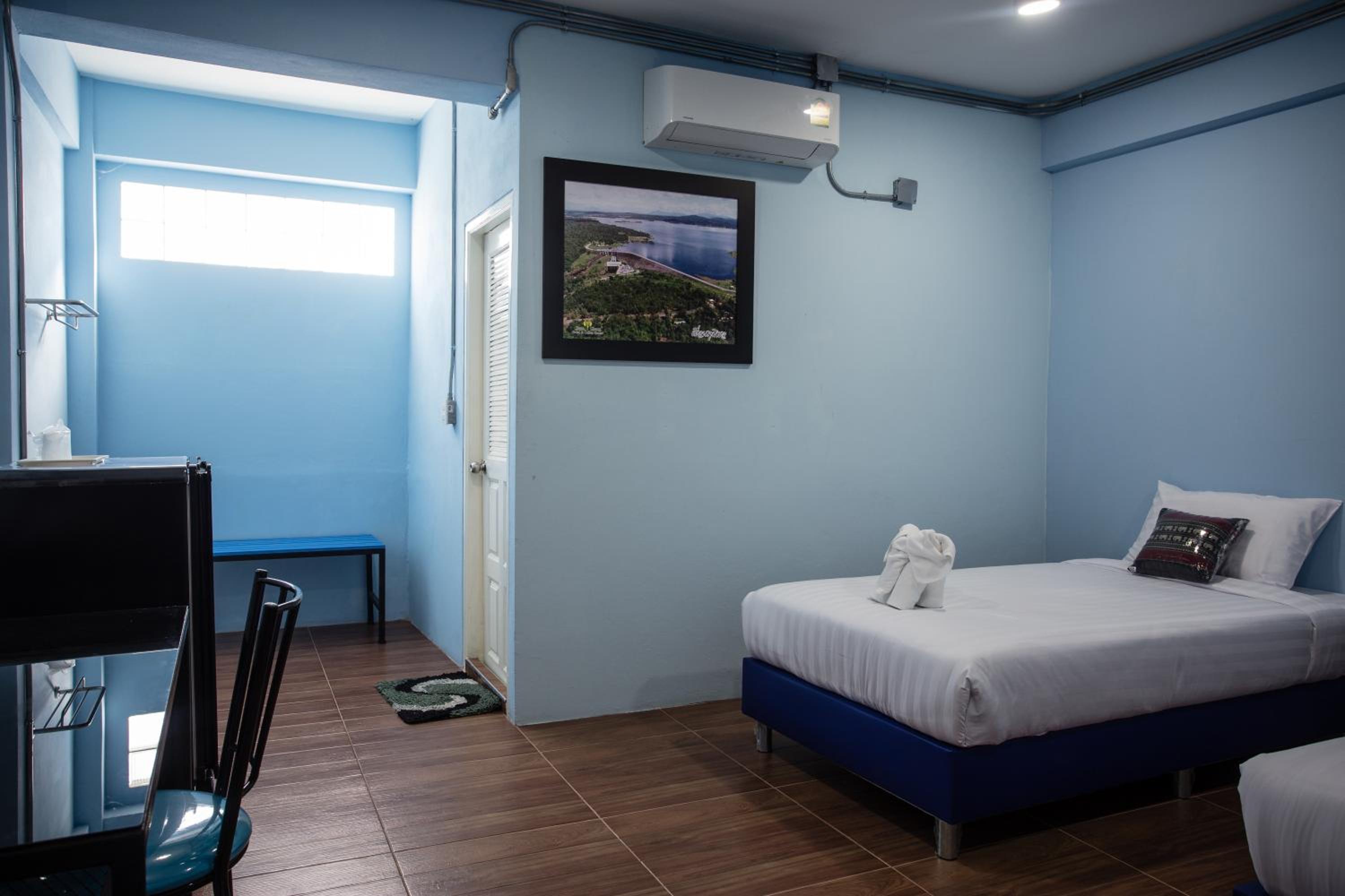 Twin Room - Photo 6