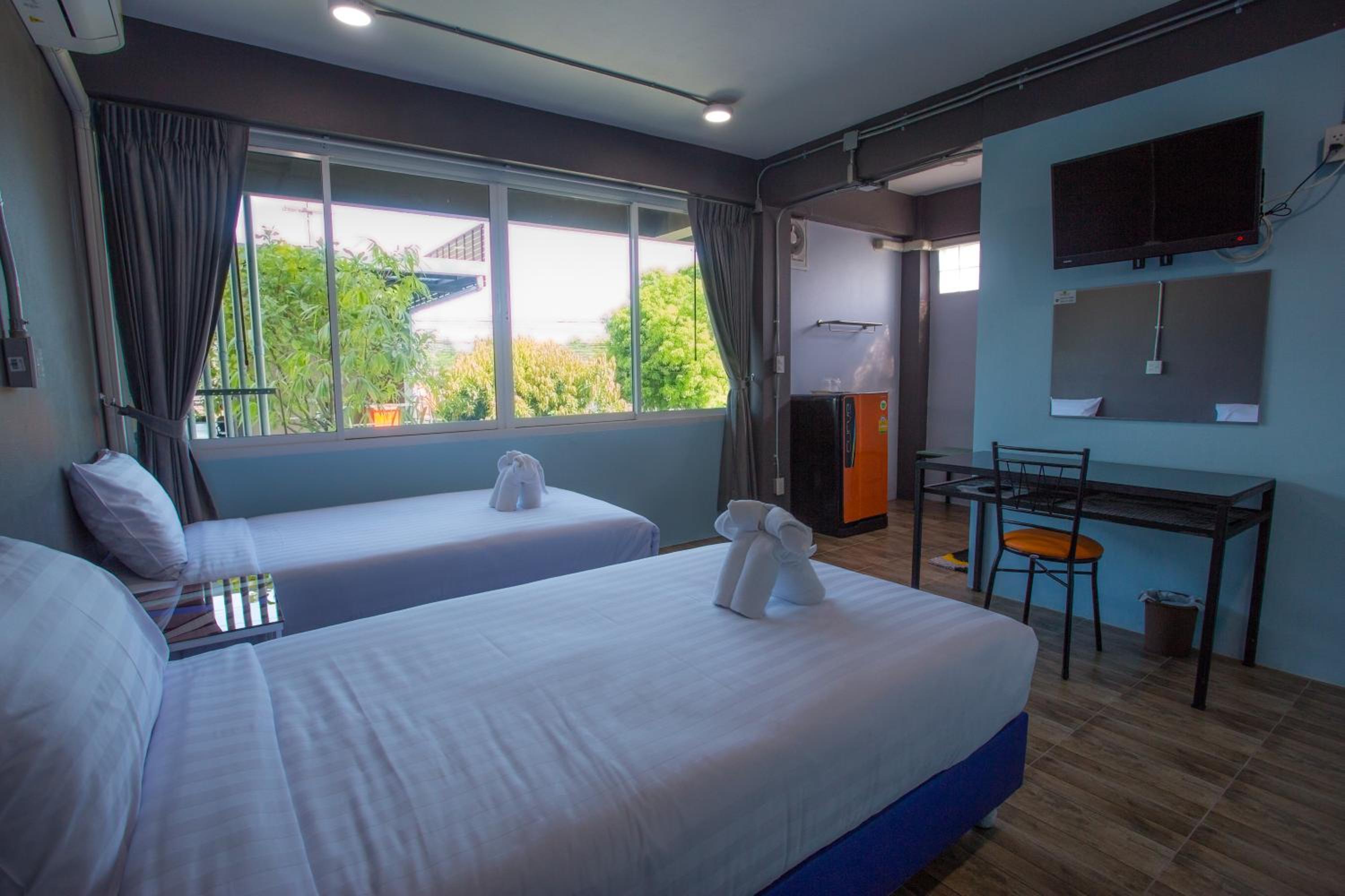Twin Room - Photo 8