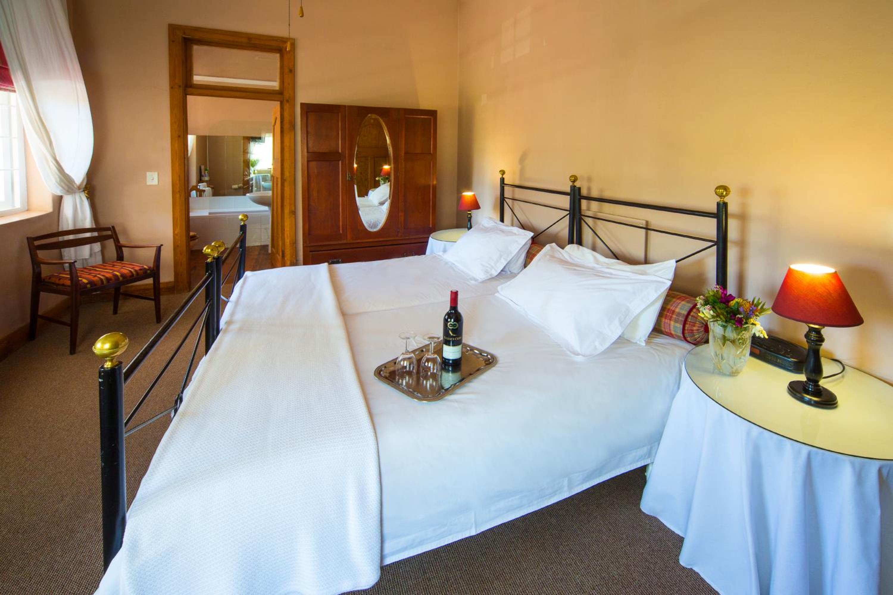 Twin Room - Photo 11