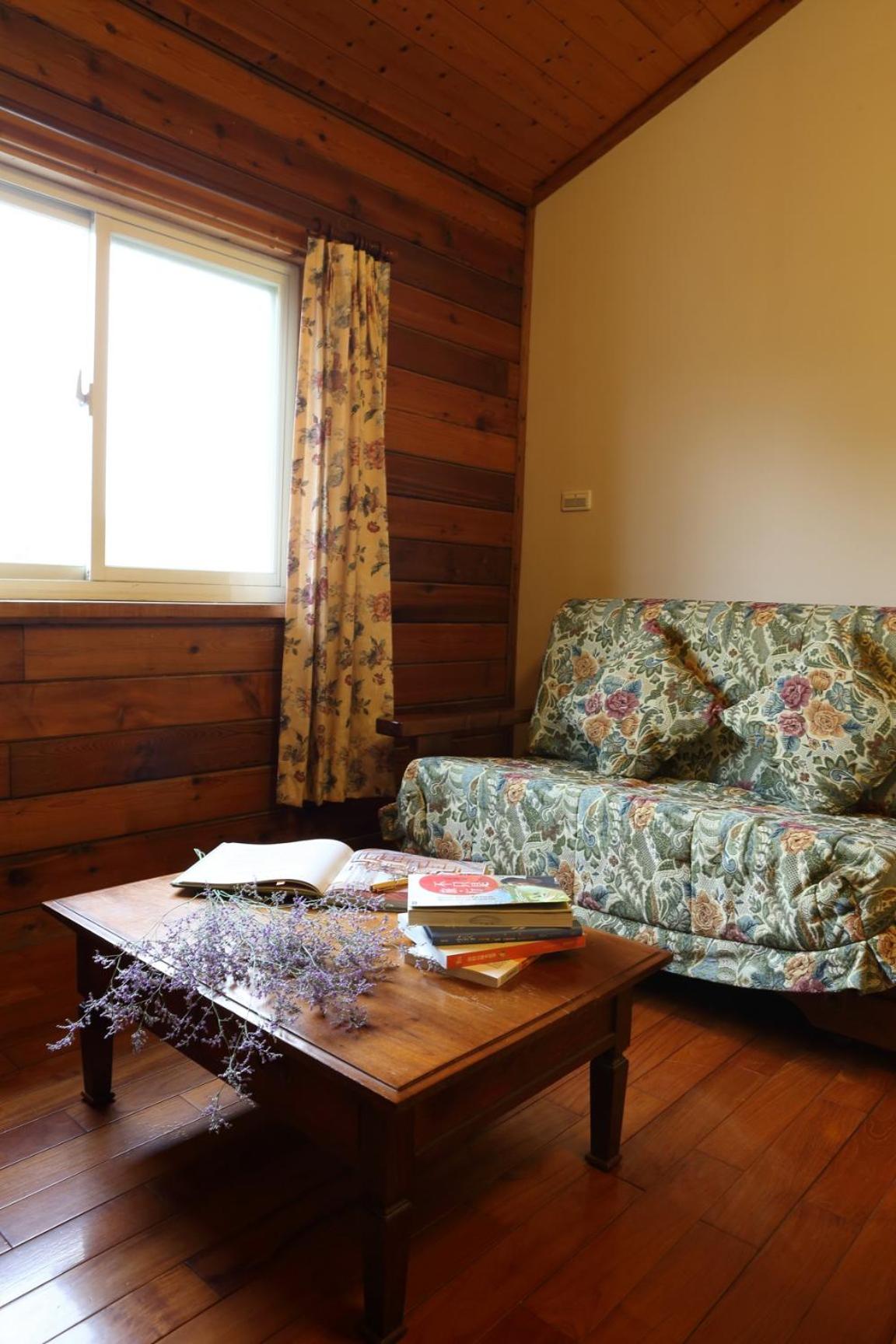 Family Room with Private Bathroom photo 1