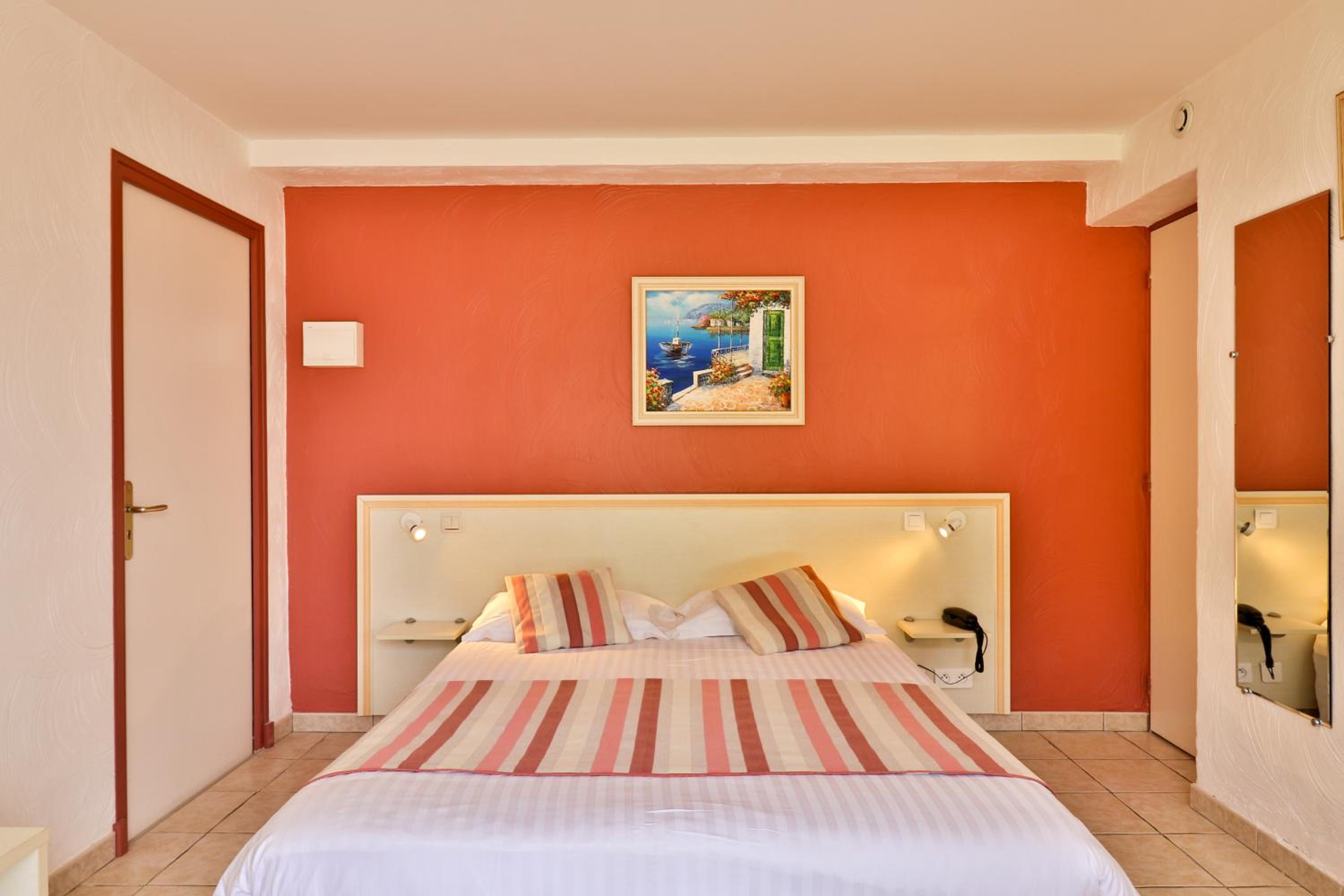 Comfort Double Room - Terrace Garden view photo 3