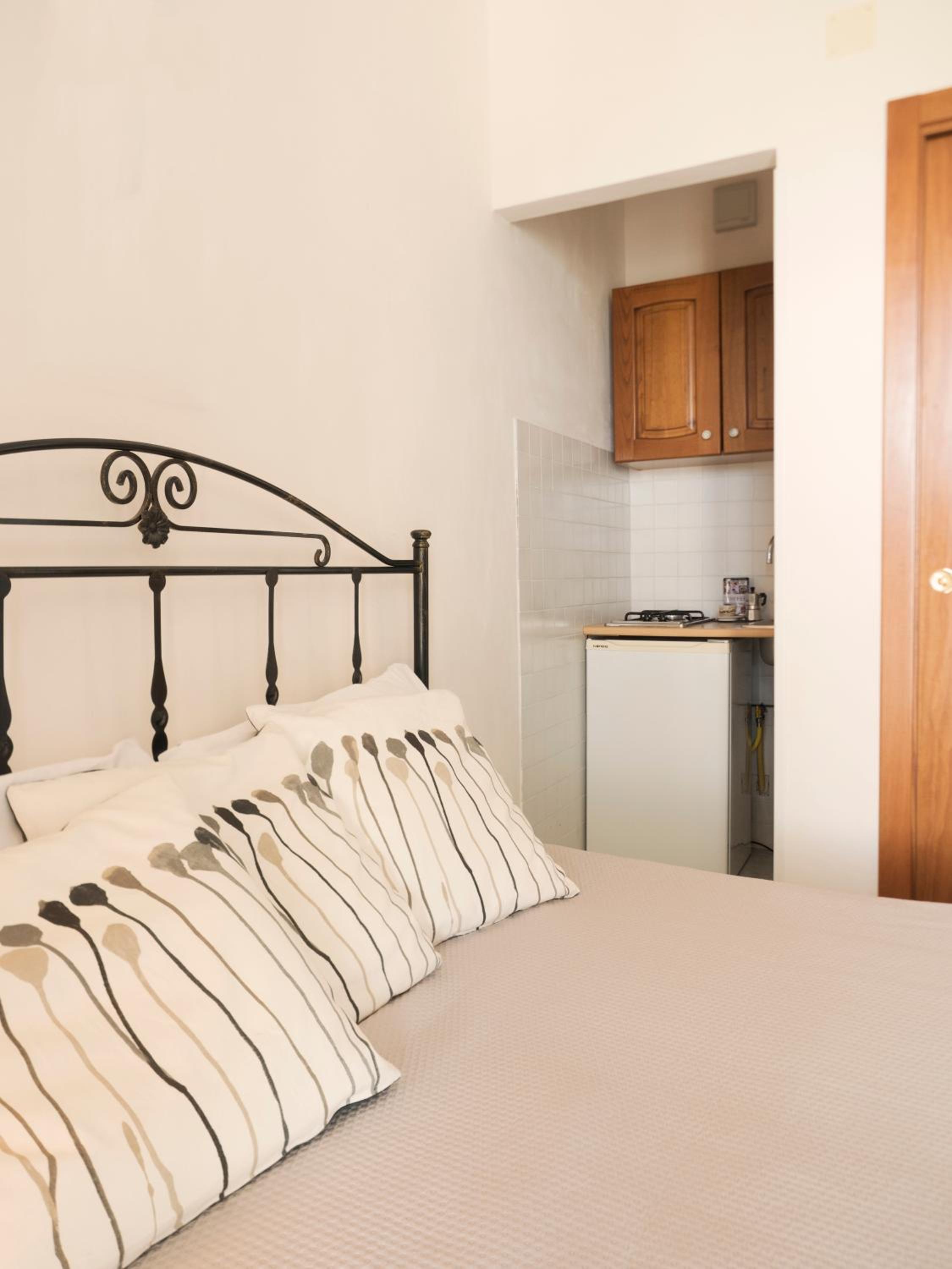 Studio Apartment photo 3