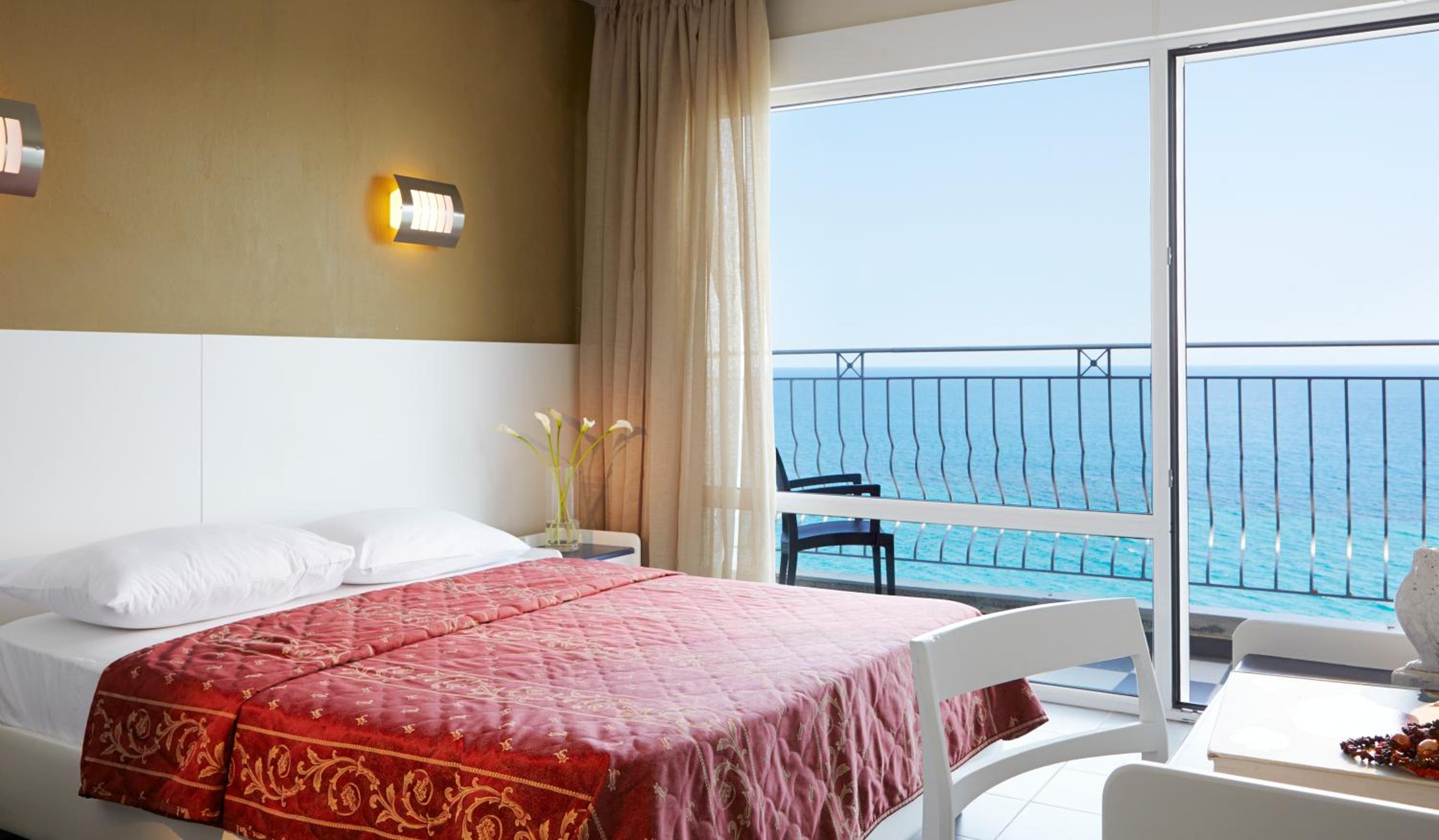 Double or Twin Room with Sea View