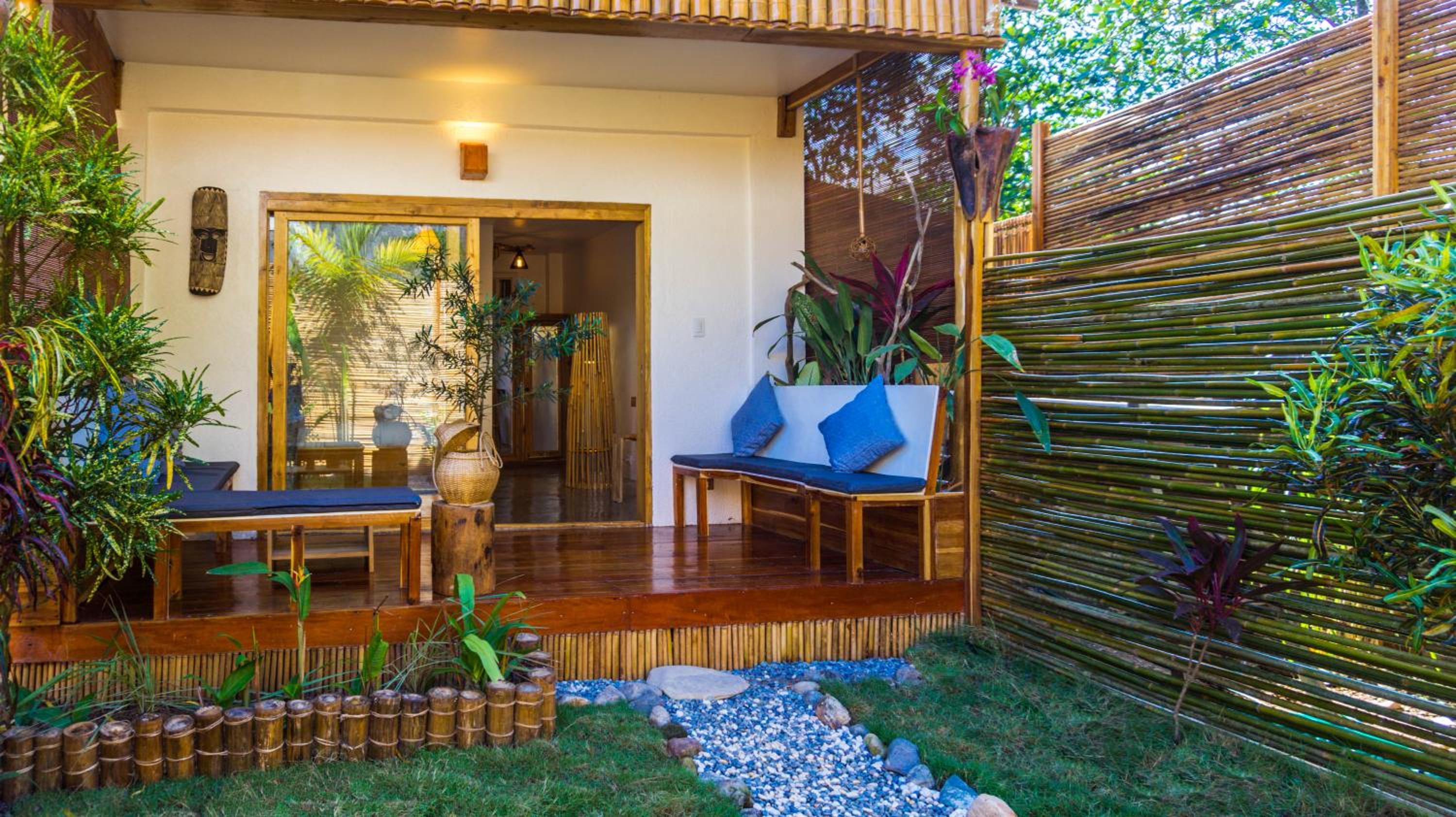 Deluxe Room with Terrace - Photo 10