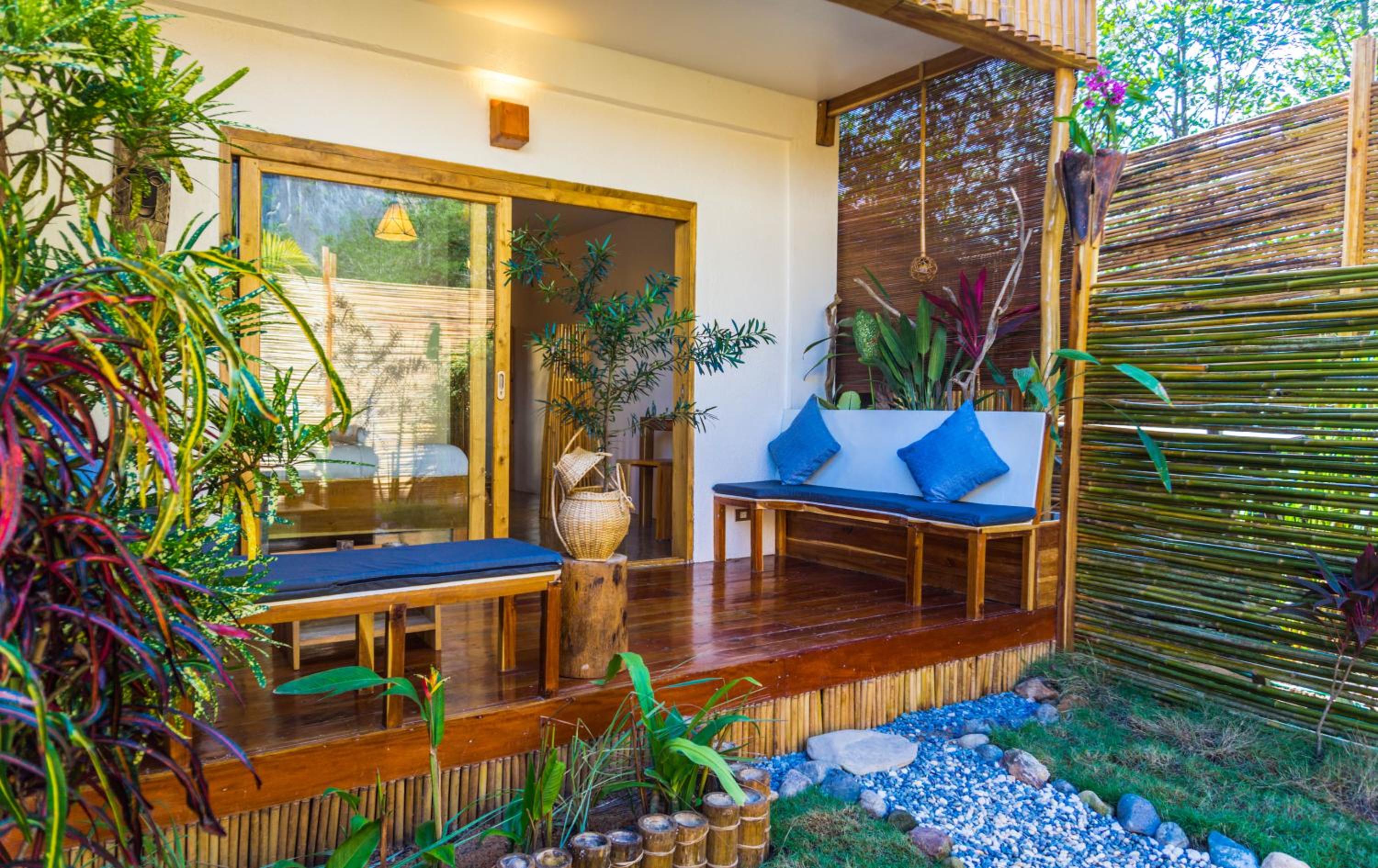 Deluxe Room with Terrace - Photo 11