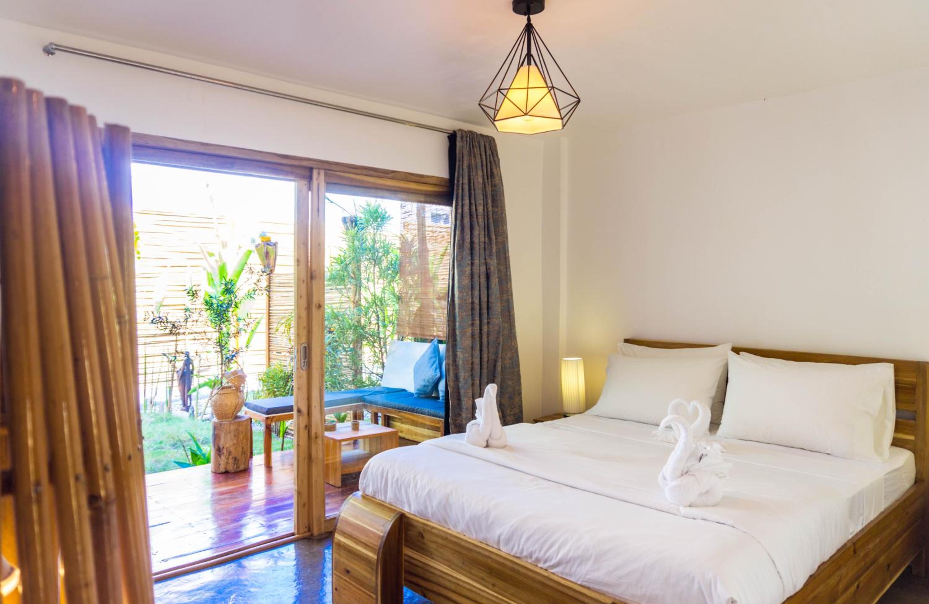 Deluxe Room with Terrace - Photo 24