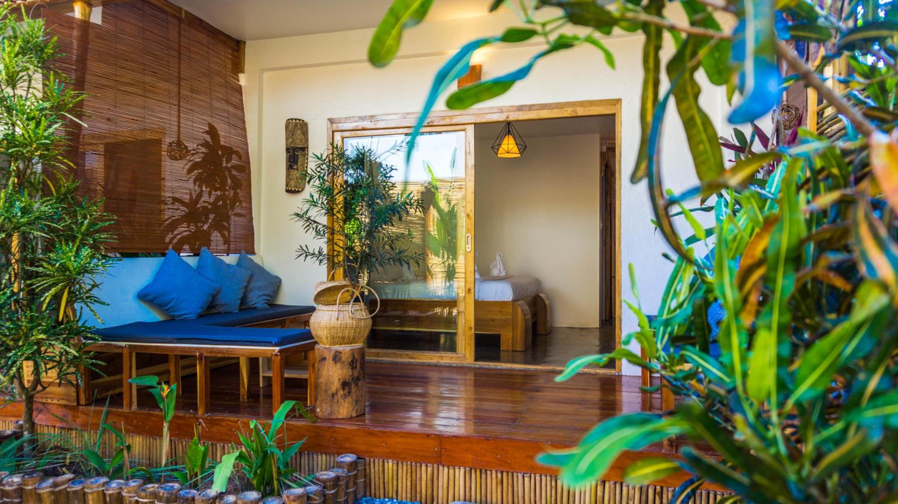 Deluxe Room with Terrace - Photo 8