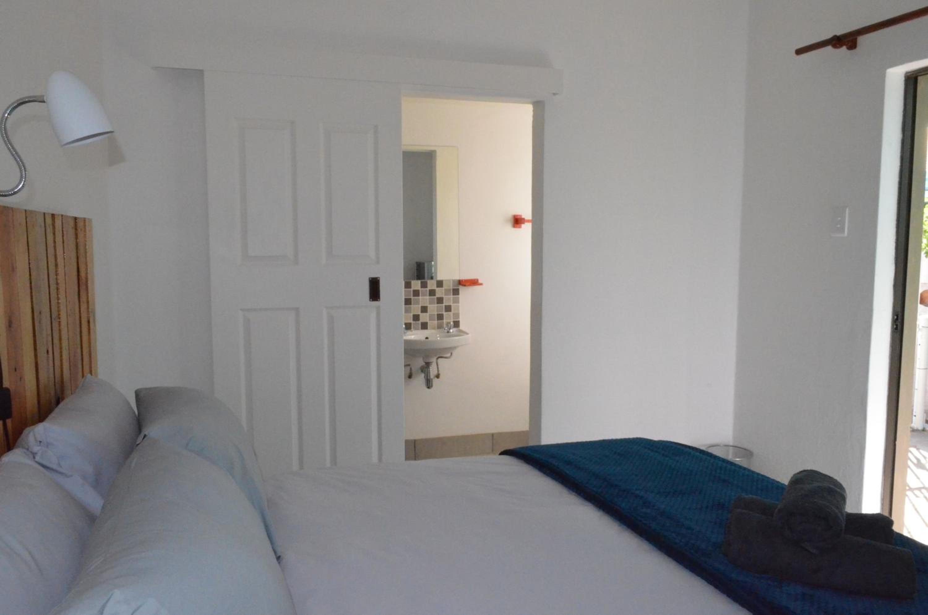 Double Room with Private Bathroom - Photo 11