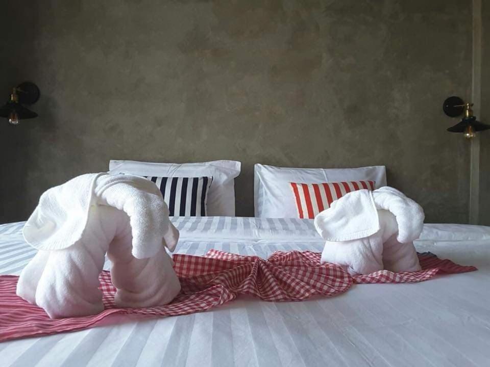 Deluxe Double Room with Balcony photo 3