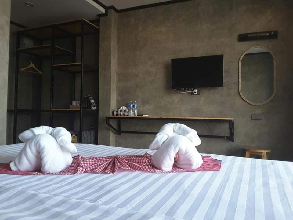 Deluxe Double Room with Balcony photo 2