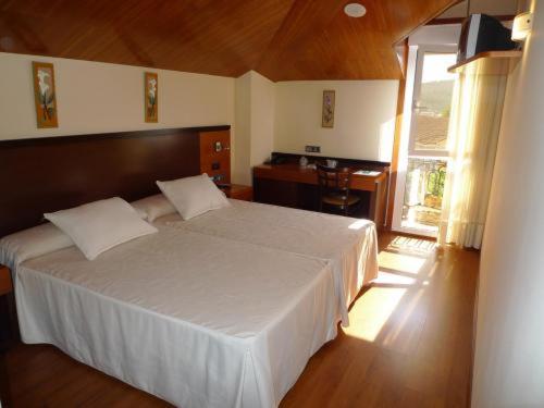 Double Room - Photo 7