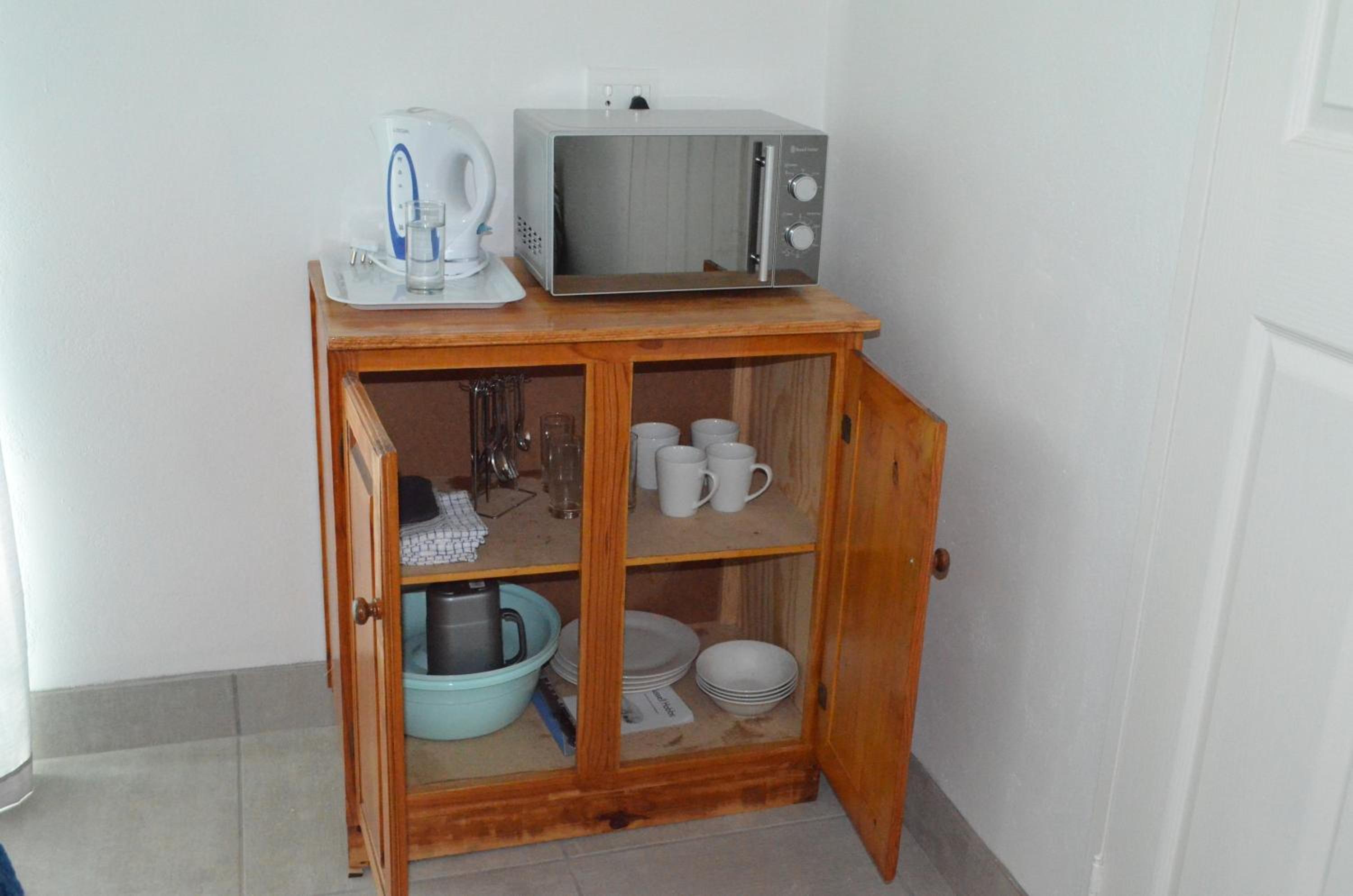 Family Room with Private Bathroom - Photo 7
