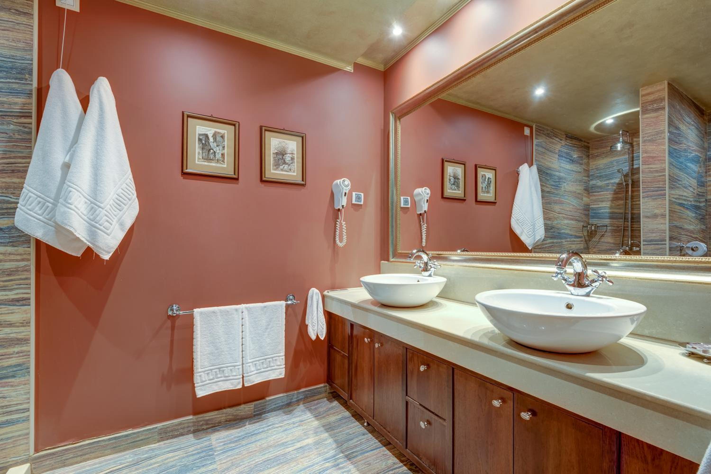 Executive Suite with Mountain View photo 2
