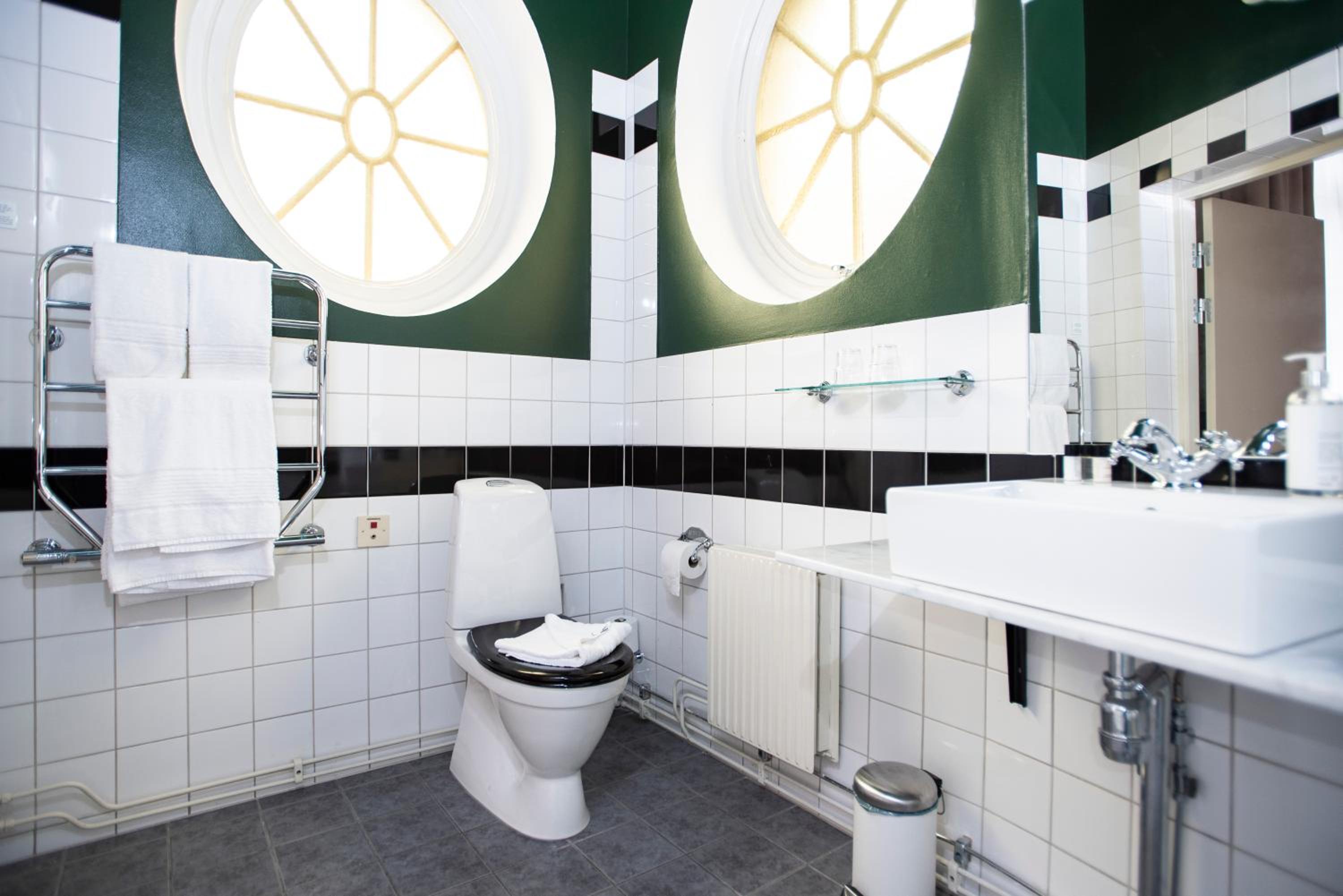 Junior King Suite - Photo 9