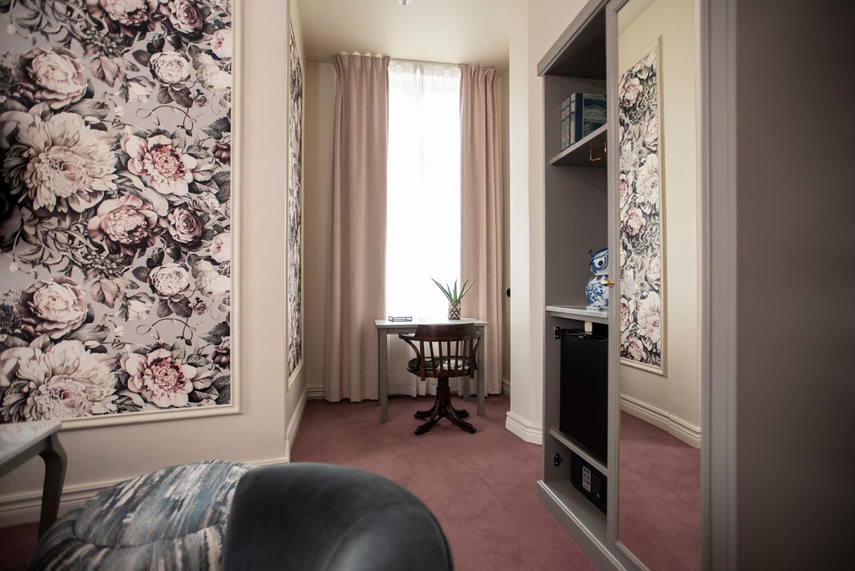 Junior King Suite - Photo 14
