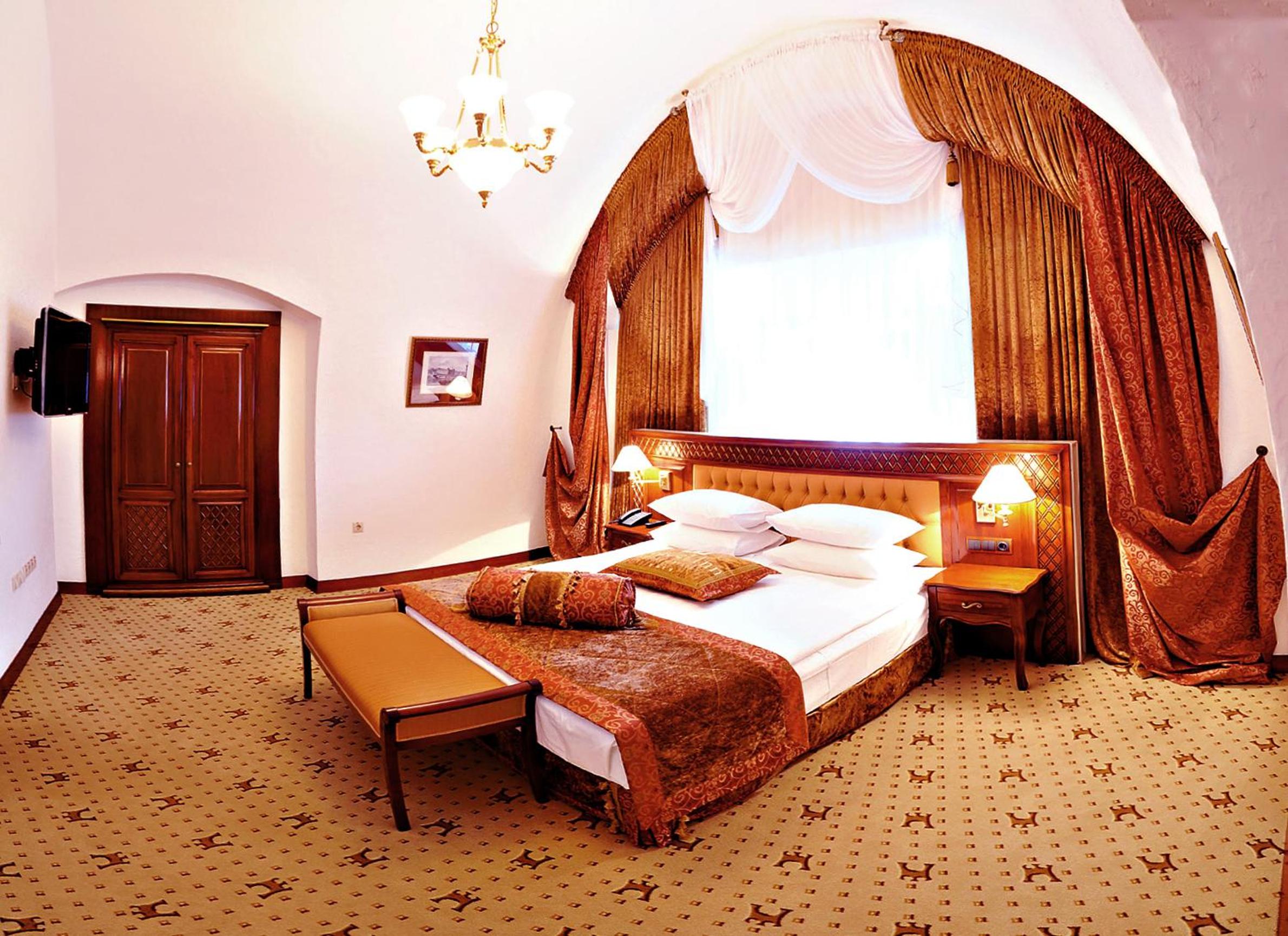 Suite - Photo 11