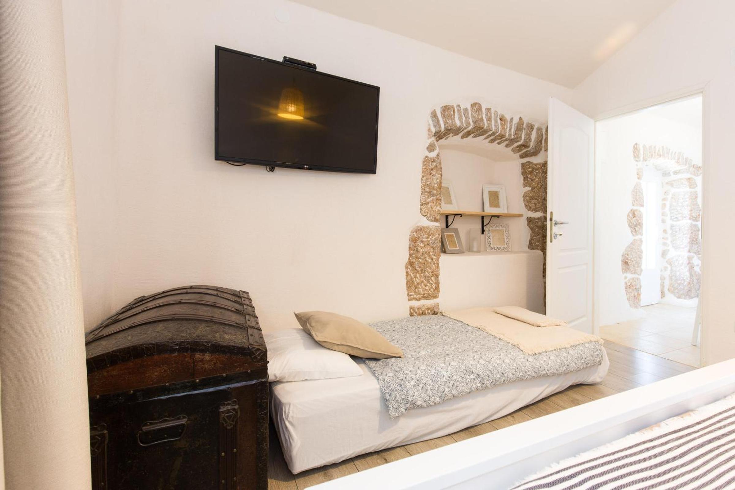 Two-Bedroom House photo 3