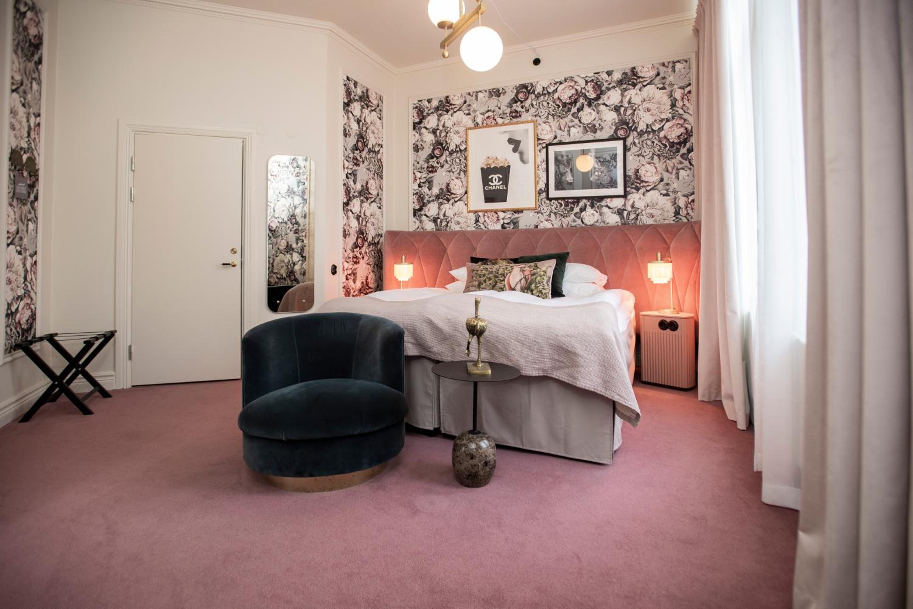 Deluxe Room - Photo 4