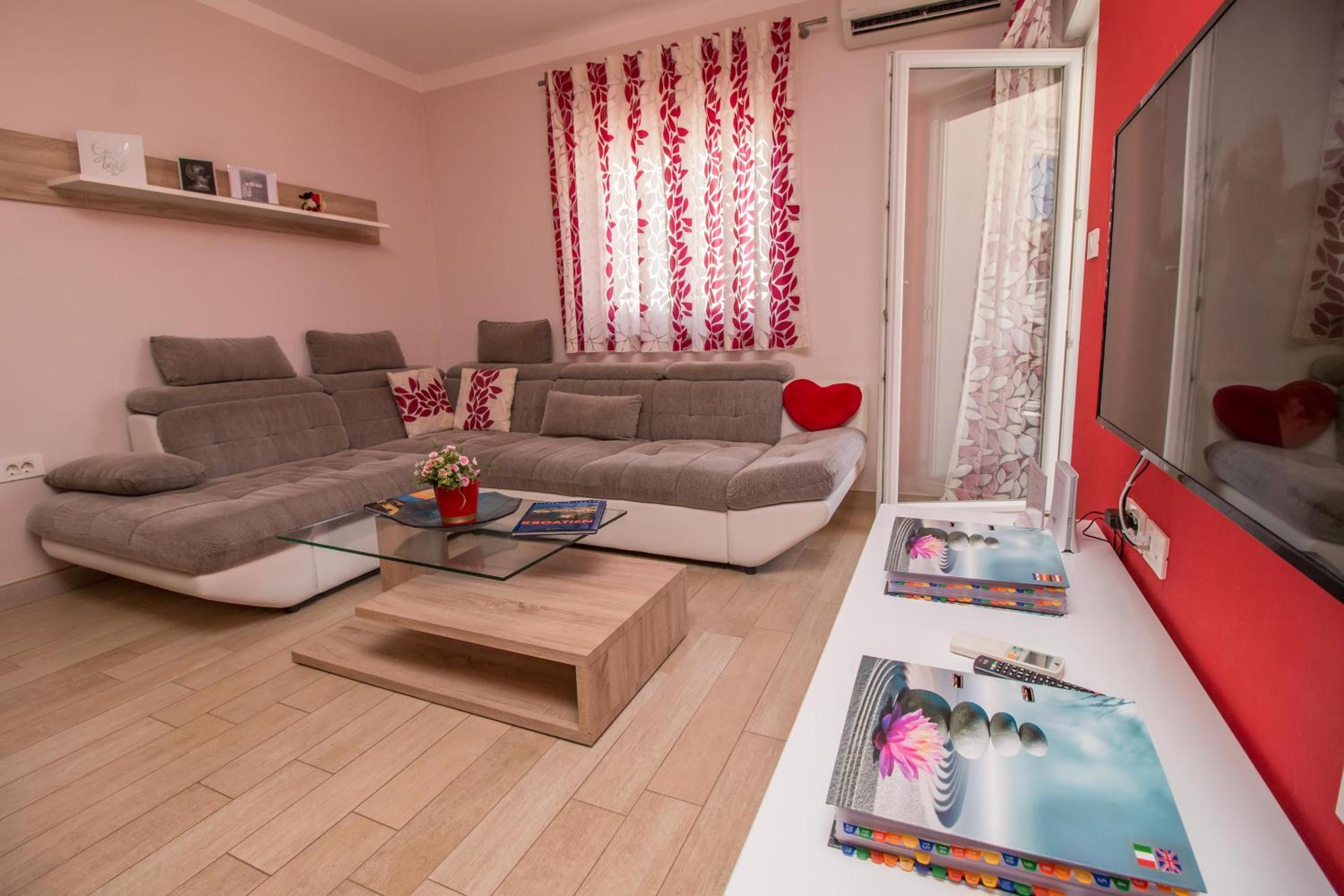 Two-Bedroom Apartment with Balcony photo 2