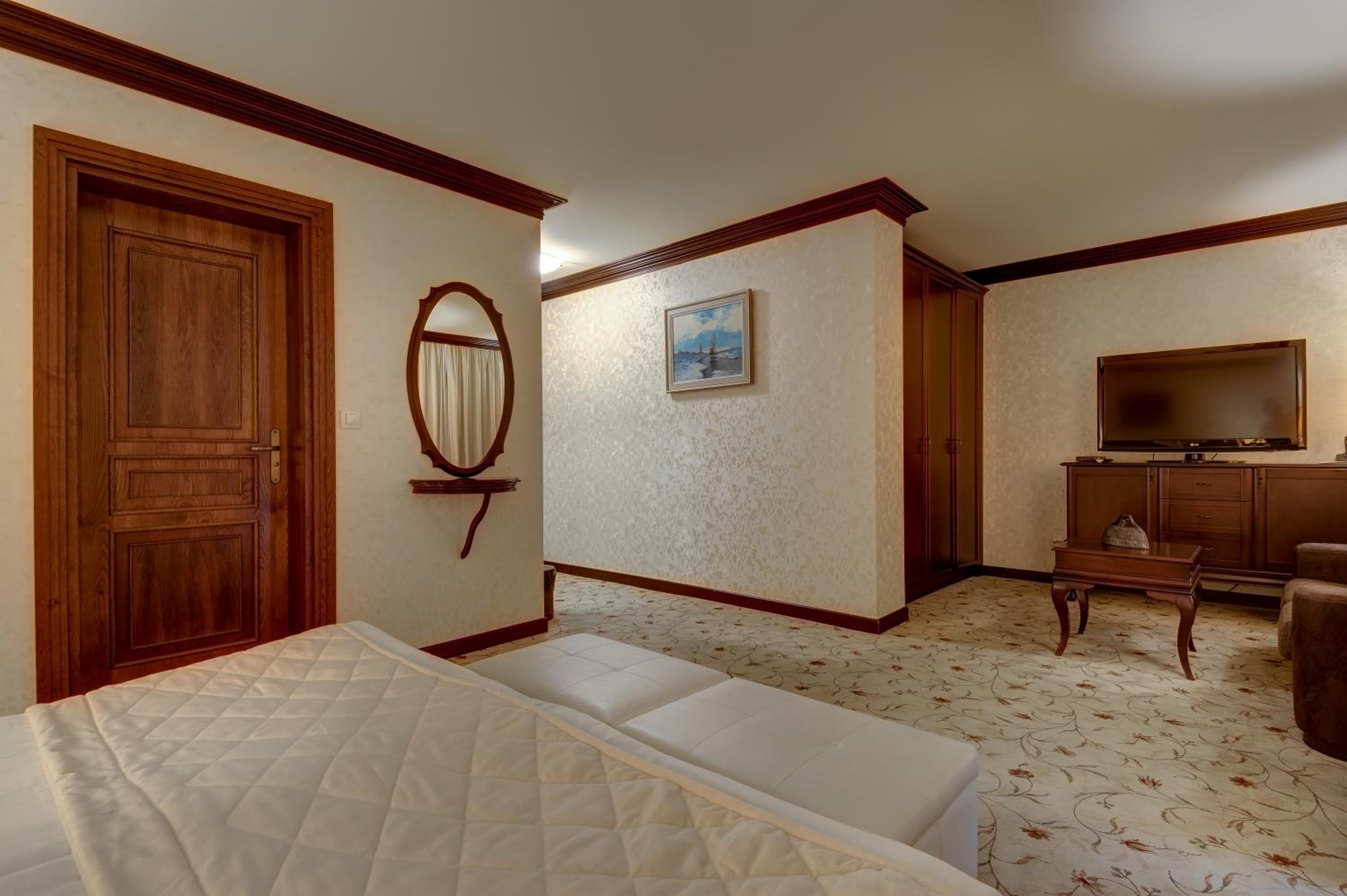 Deluxe Double Room with Balcony photo 1