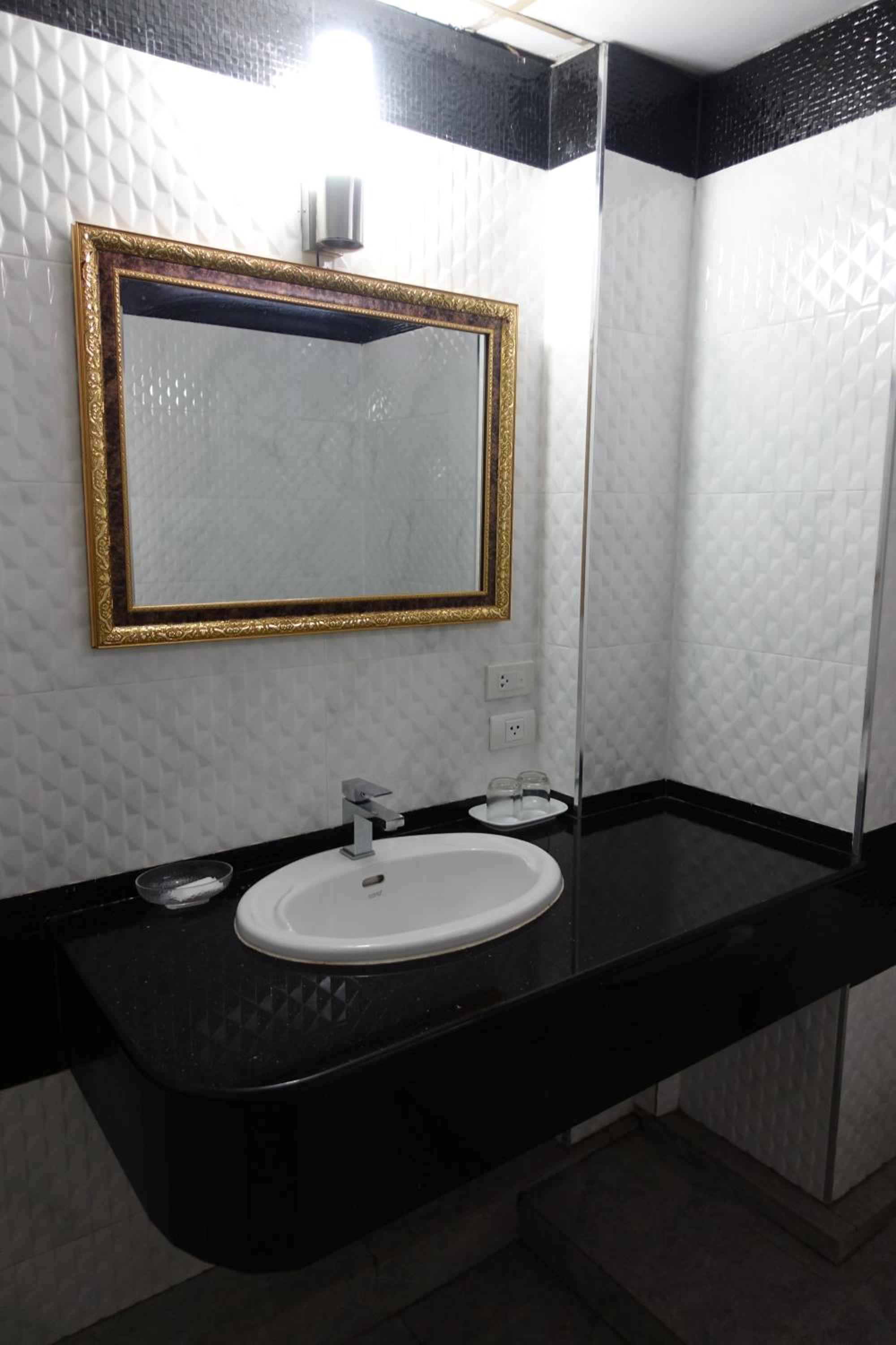 Deluxe Double Room - Photo 5