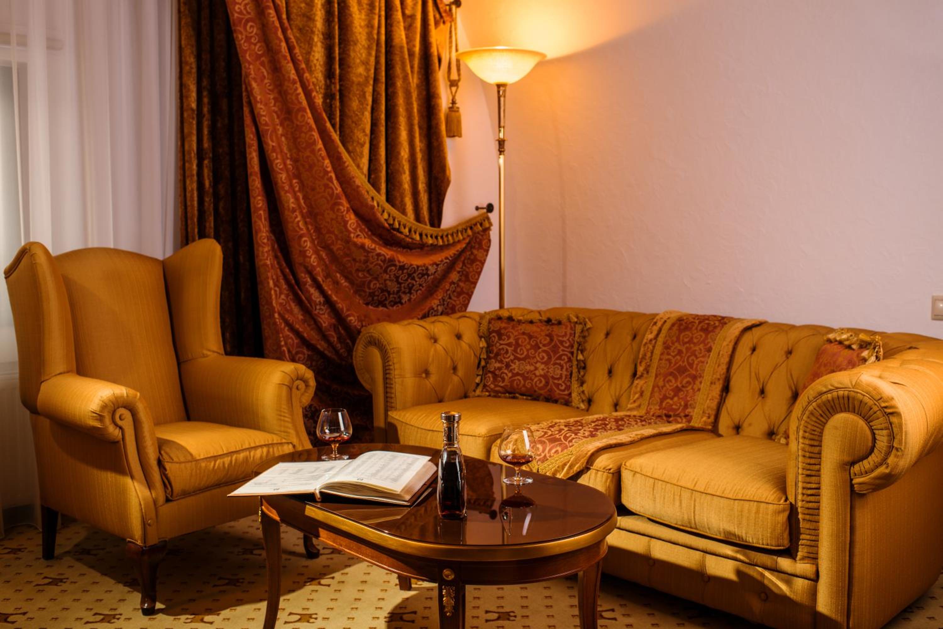 Suite - Photo 3