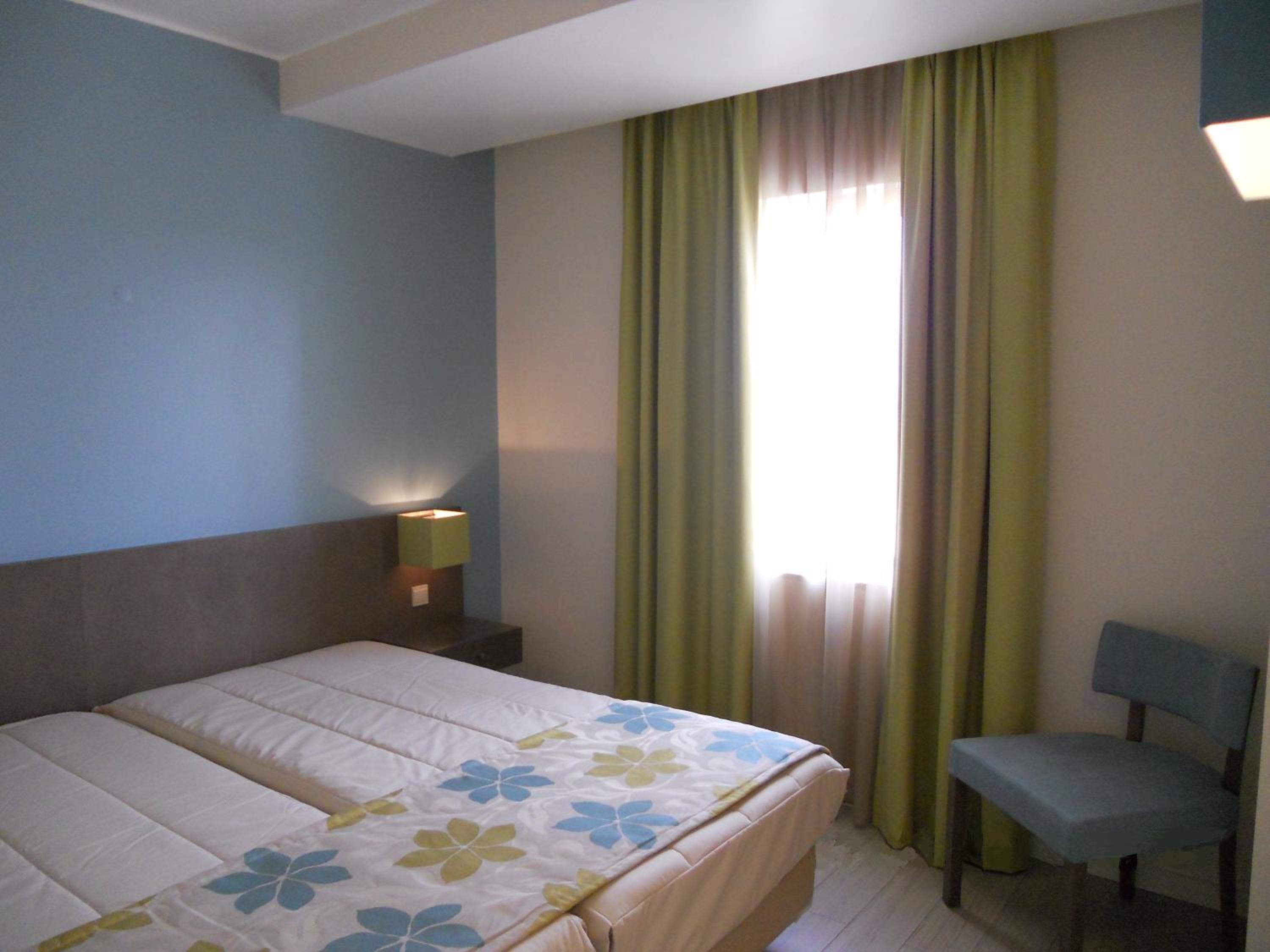 Suite with Mountain View